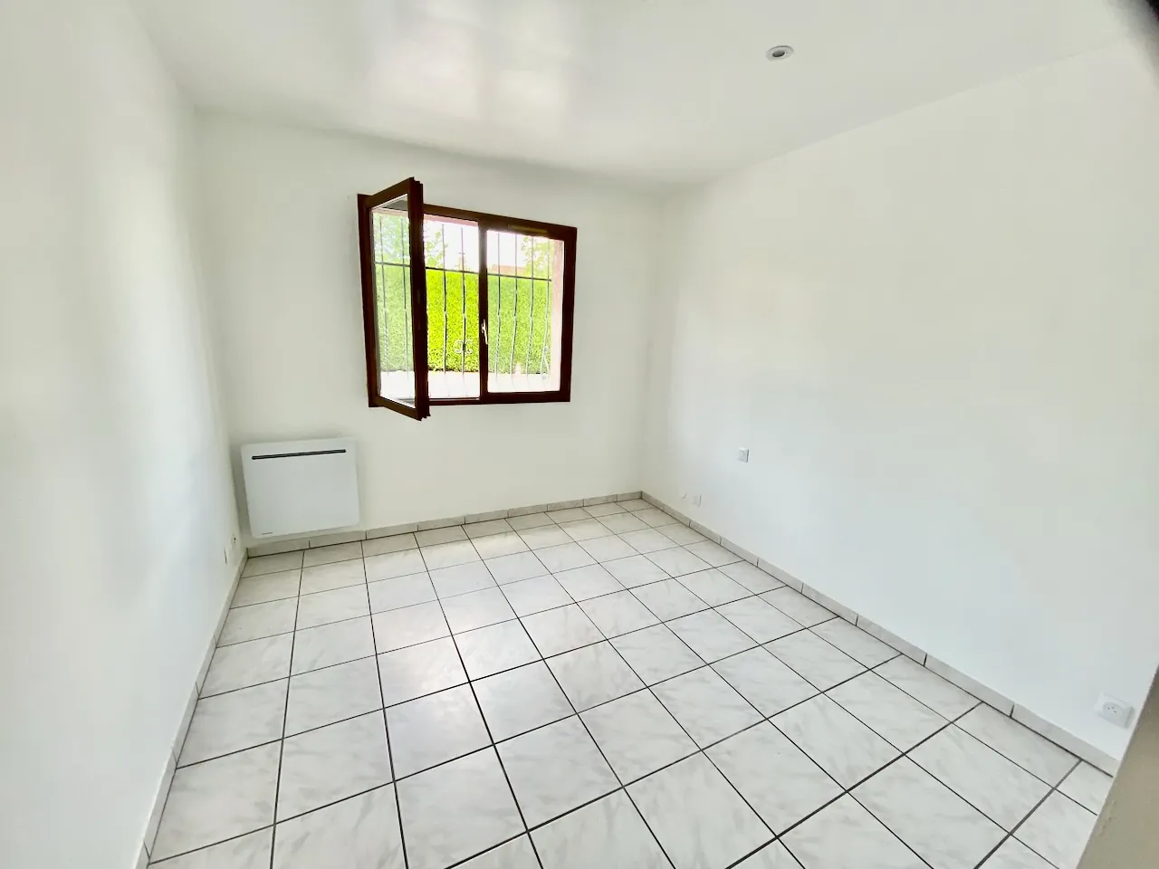 Appartement 2 pièces à vendre à Maubeuge, 85 m² avec parking sécurisé 