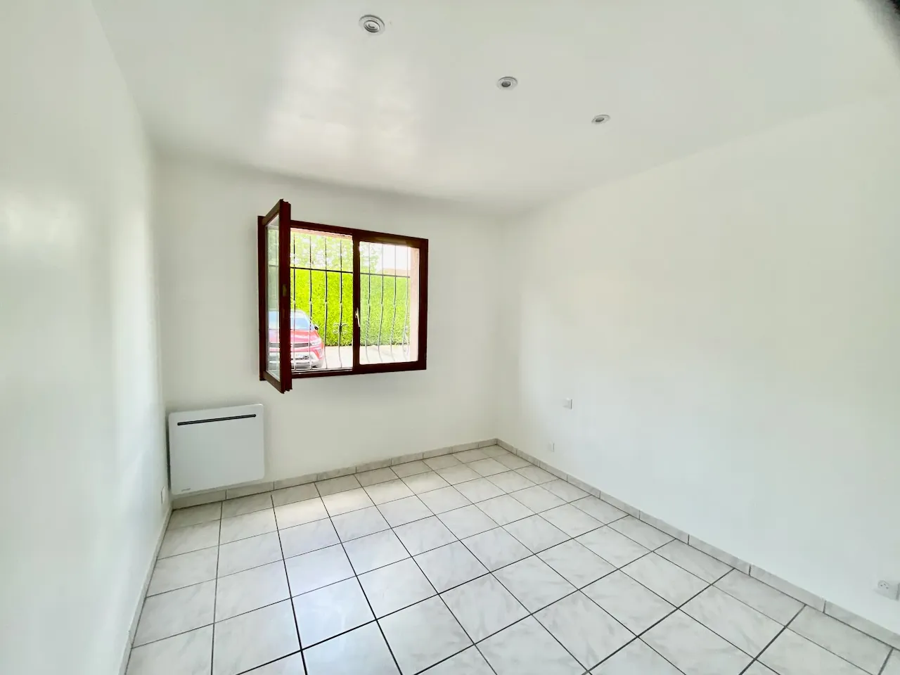 Appartement 2 pièces à vendre à Maubeuge, 85 m² avec parking sécurisé 