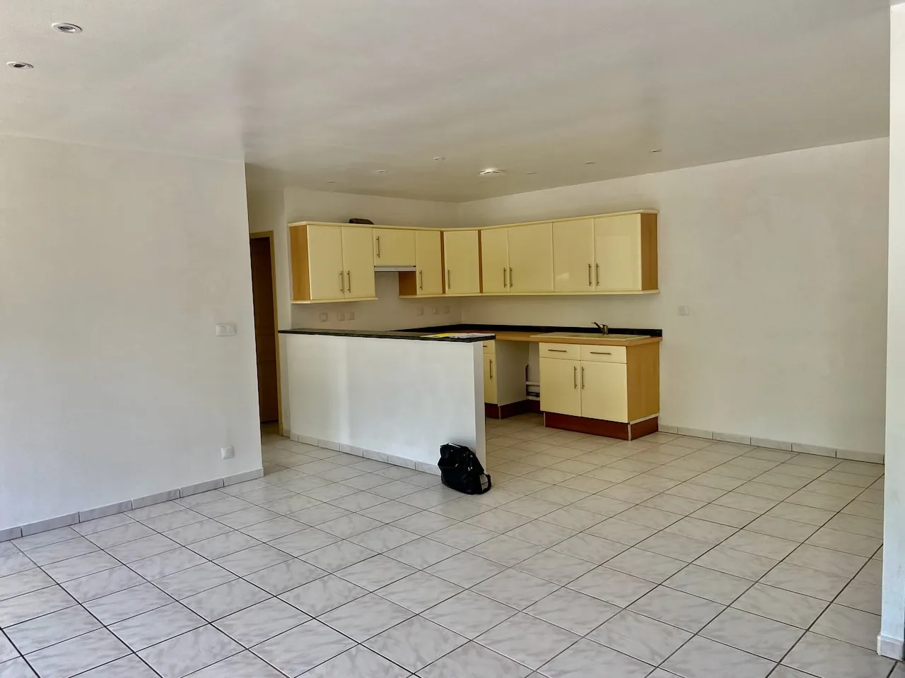 Appartement 2 pièces à vendre à Maubeuge, 85 m² avec parking sécurisé 