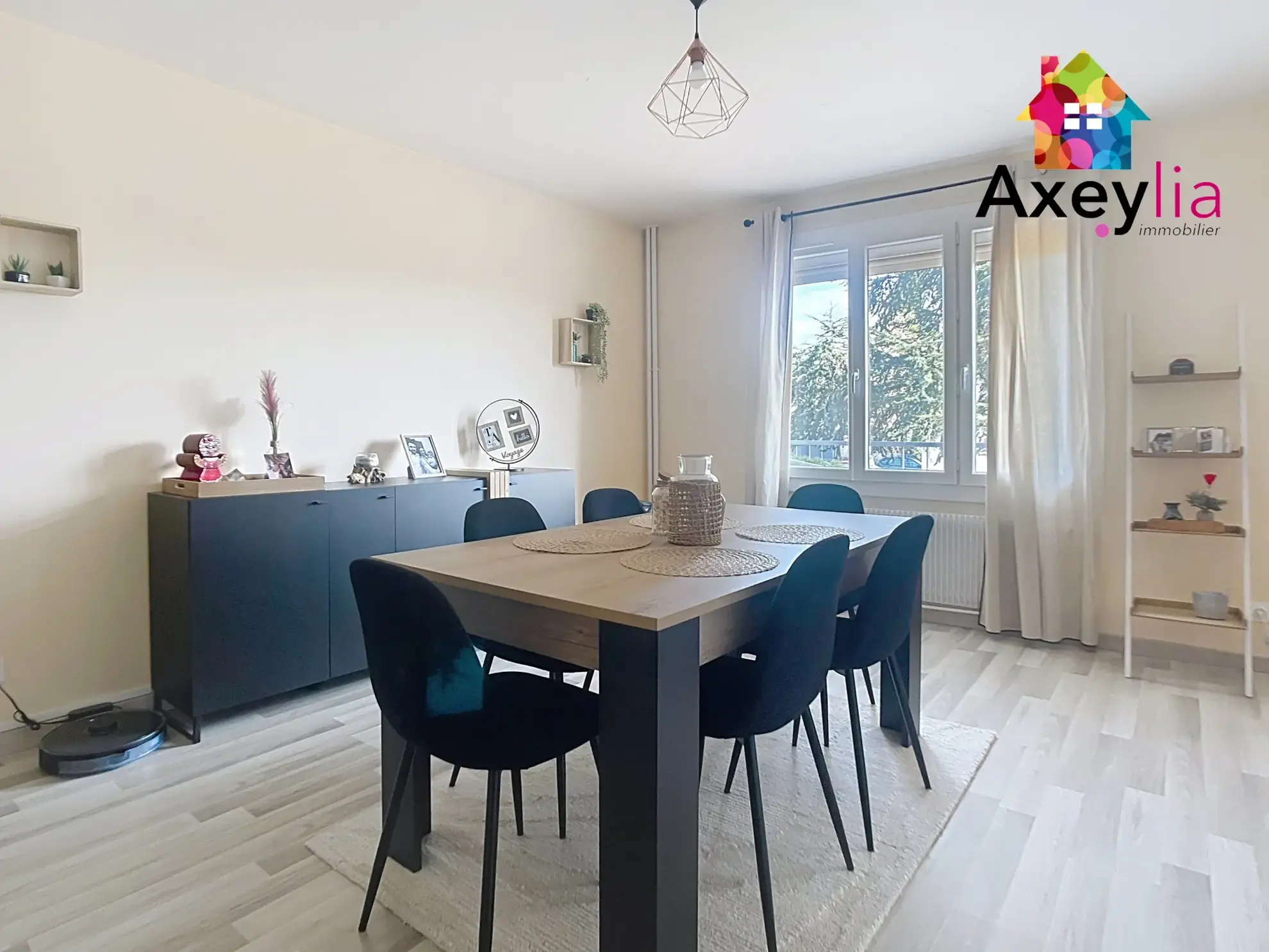 Appartement T2 rénové à Roanne avec cave et charges incluses 