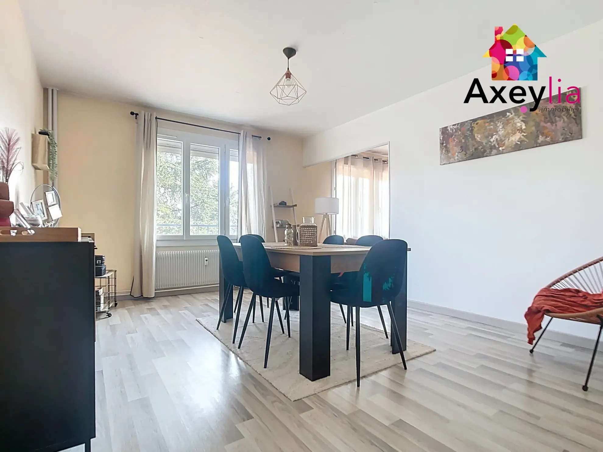 Appartement T2 rénové à Roanne avec cave et charges incluses 