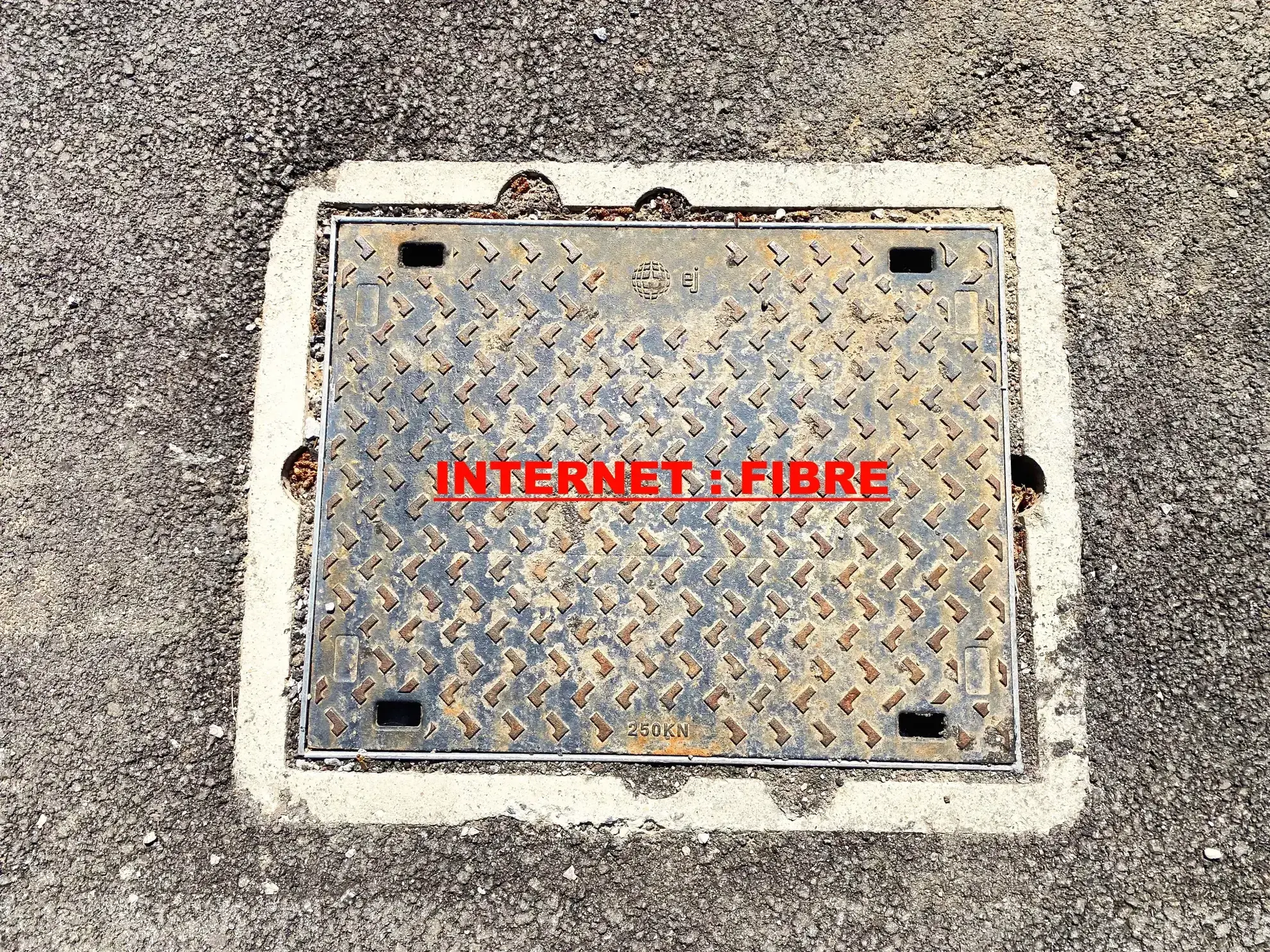 Terrain constructible de 954 m² à Mercuer, proche d'Aubenas 