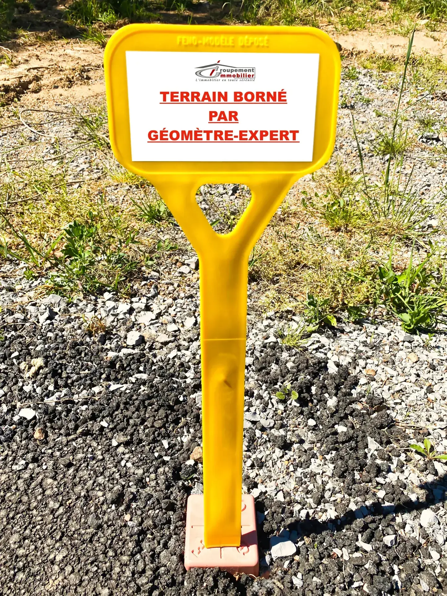 Terrain constructible de 954 m² à Mercuer, proche d'Aubenas 