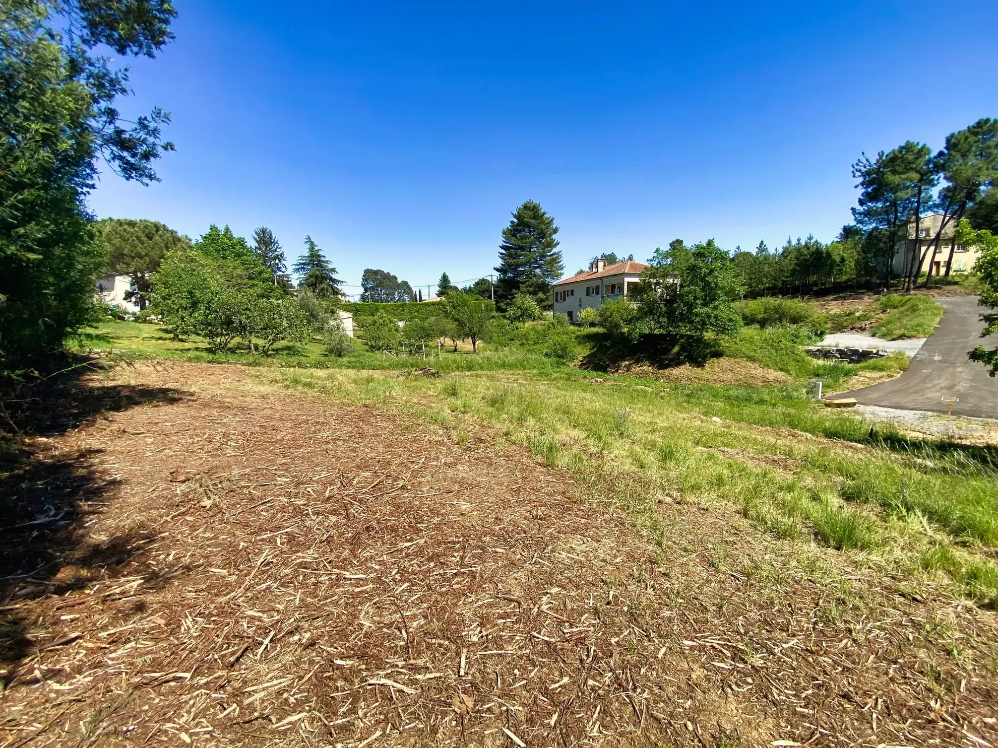 Terrain constructible de 954 m² à Mercuer, proche d'Aubenas 