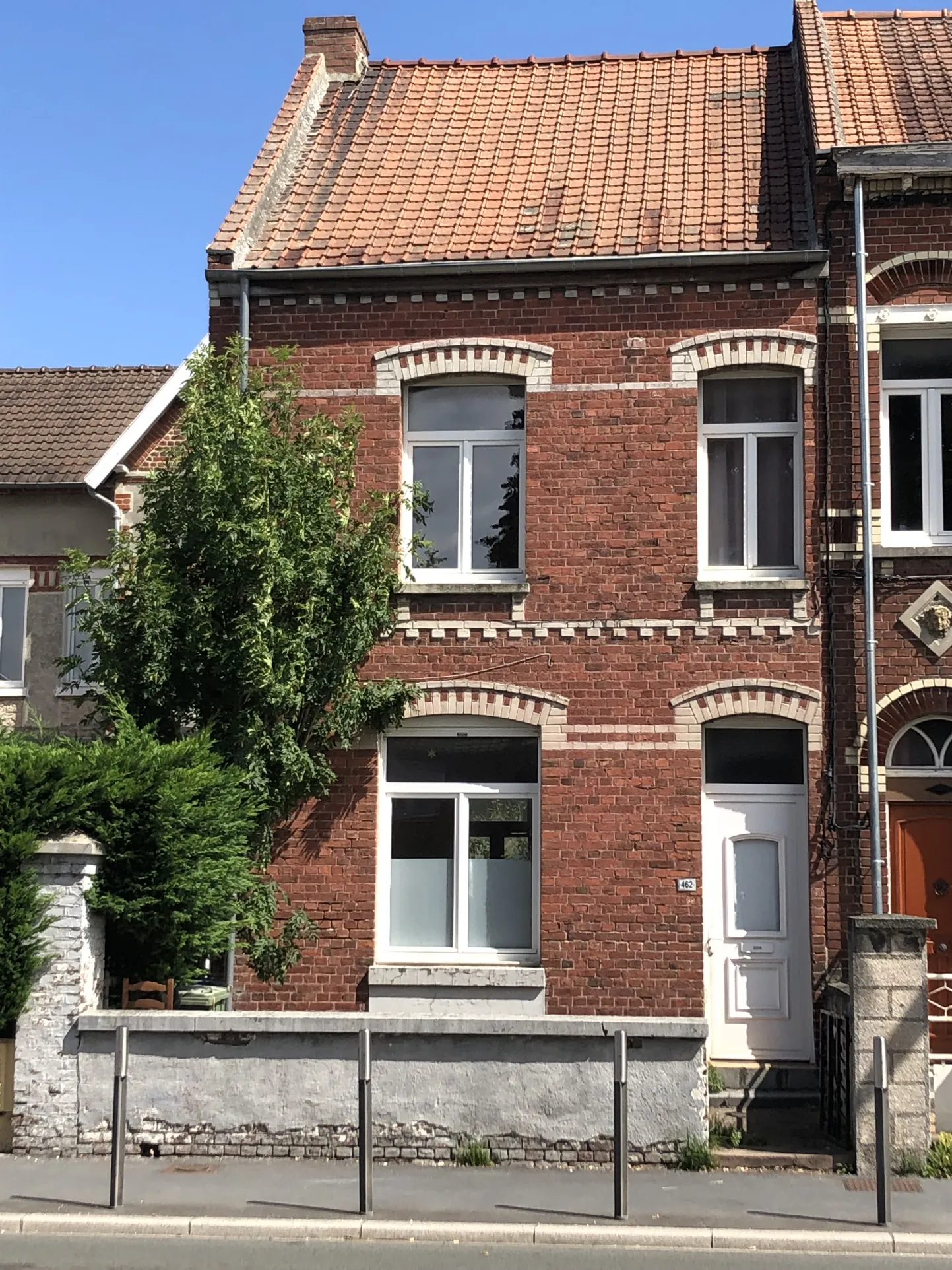 Maison de ville à Sin le Noble à rénover avec jardin et cave