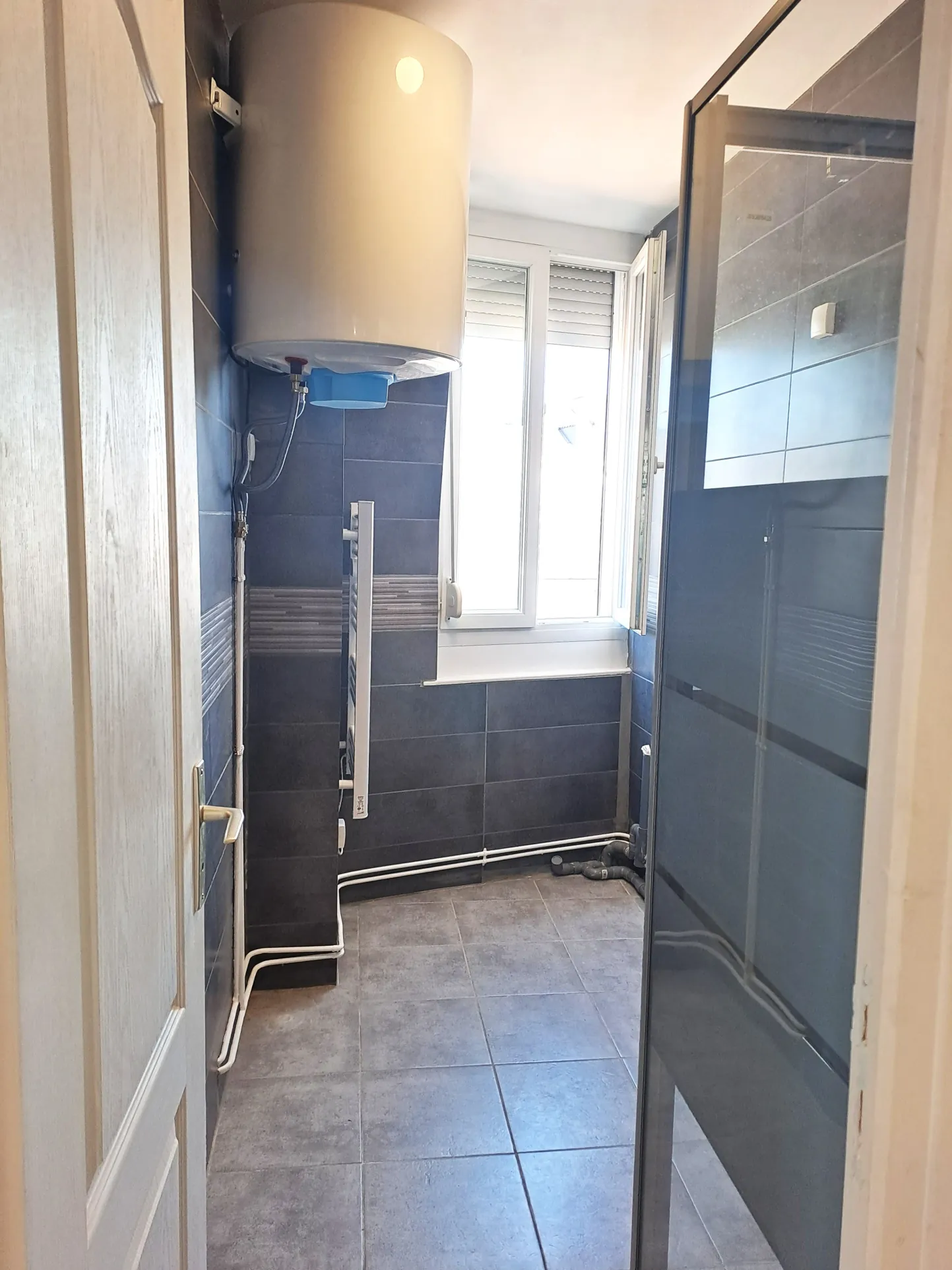 Appartement rénové de 33 m² à Saint-Quentin, calme et pratique 