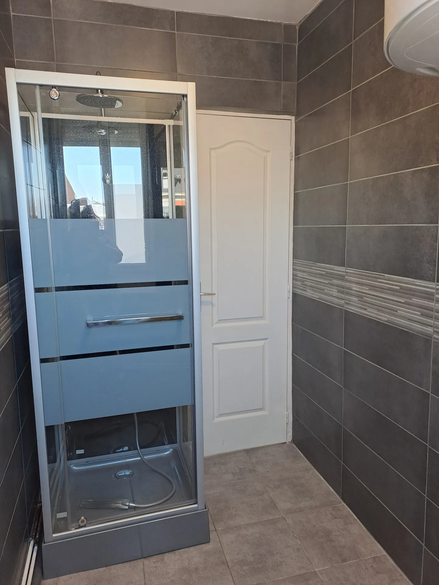 Appartement rénové de 33 m² à Saint-Quentin, calme et pratique 