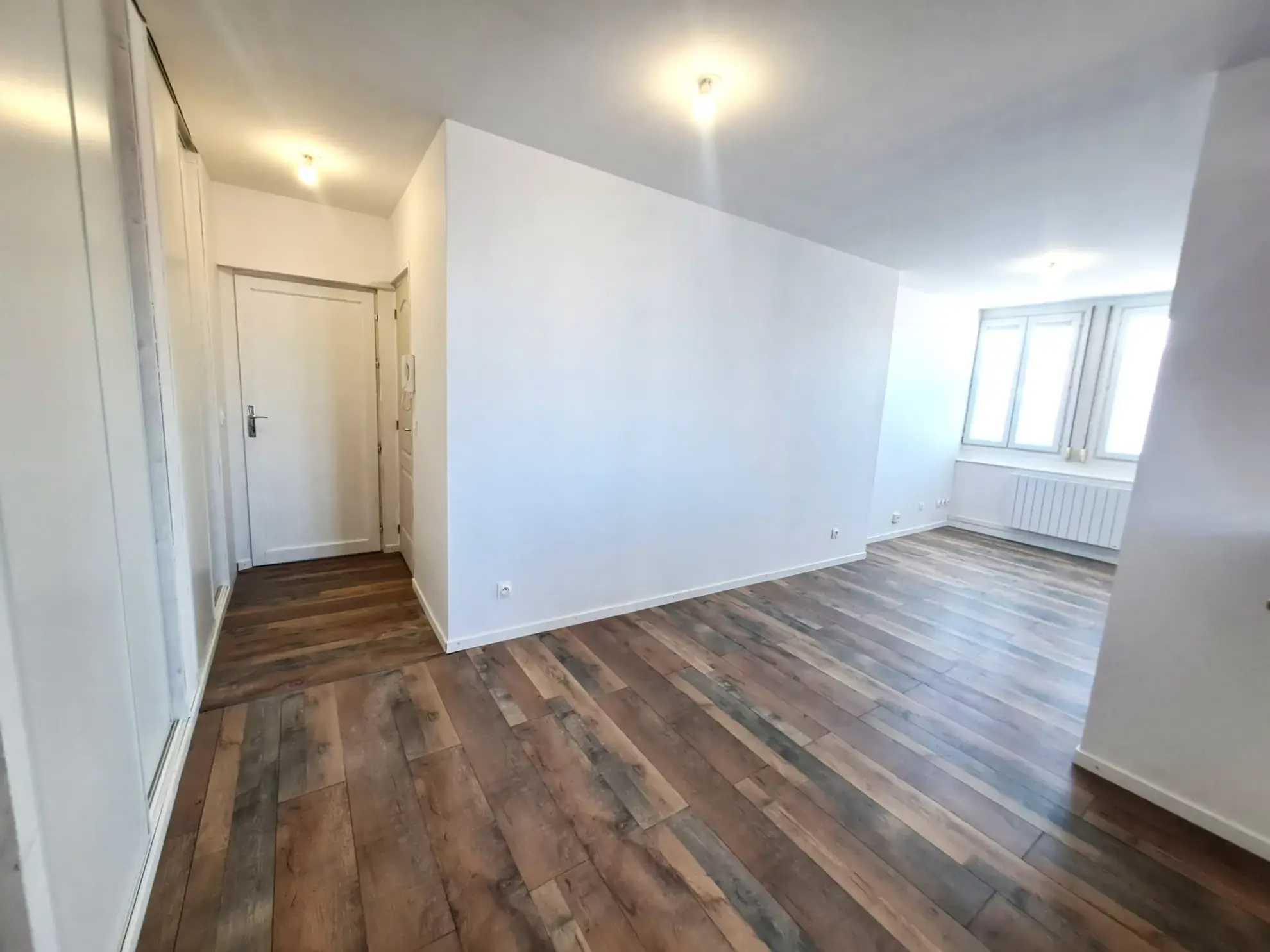 Appartement rénové de 33 m² à Saint-Quentin, calme et pratique 