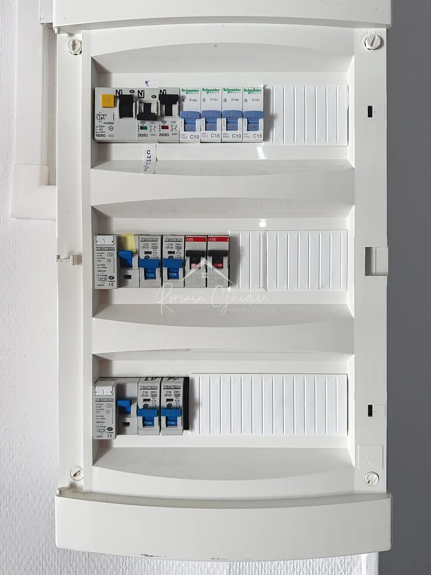 Appartement T3 de 62 m² avec vue dégagée à Millau, idéal premier achat ou investissement 