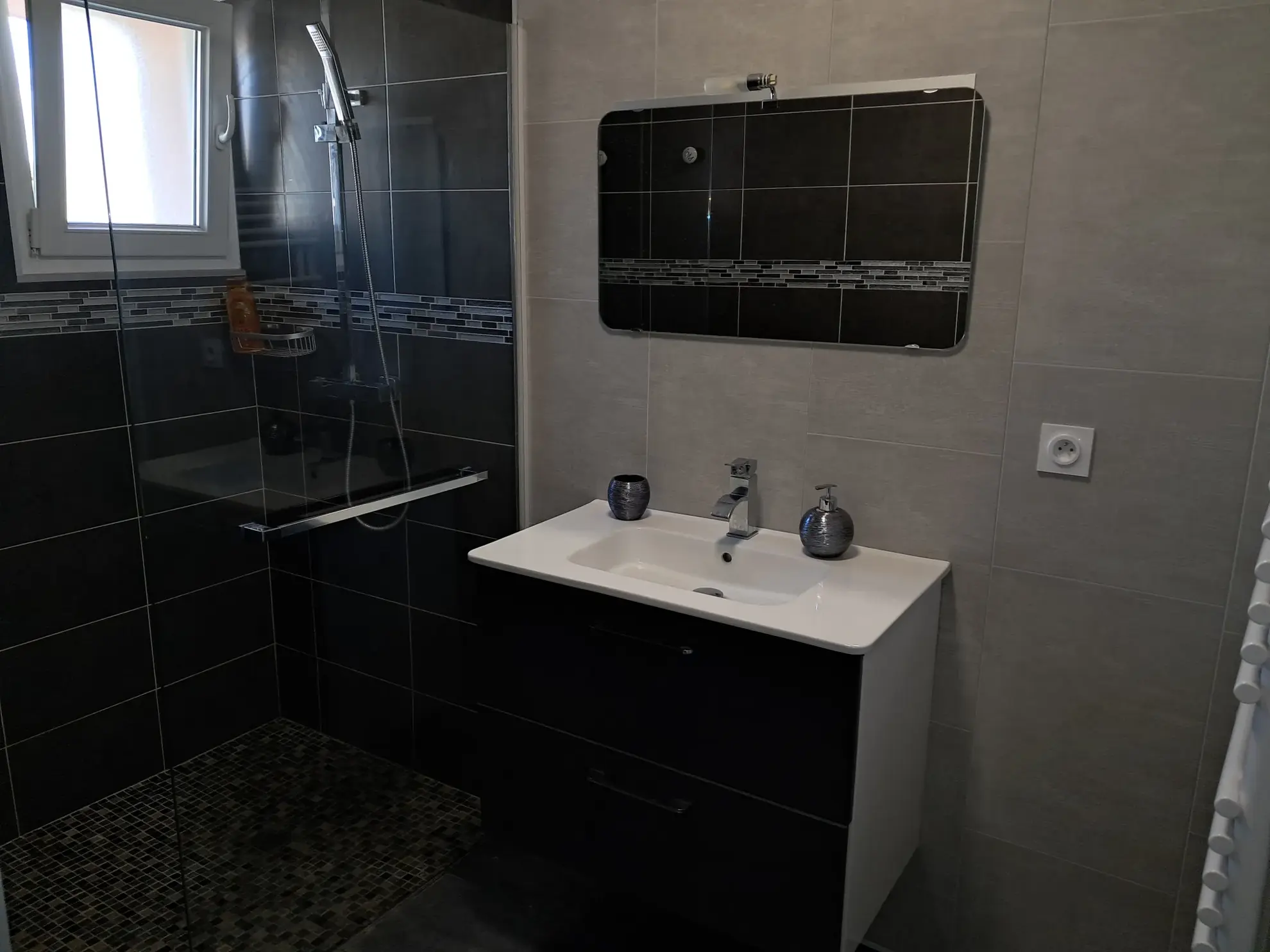 Villa familiale de 150 m² à Airel, terrasse sud-ouest, terrain 1400 m², piscine possible 