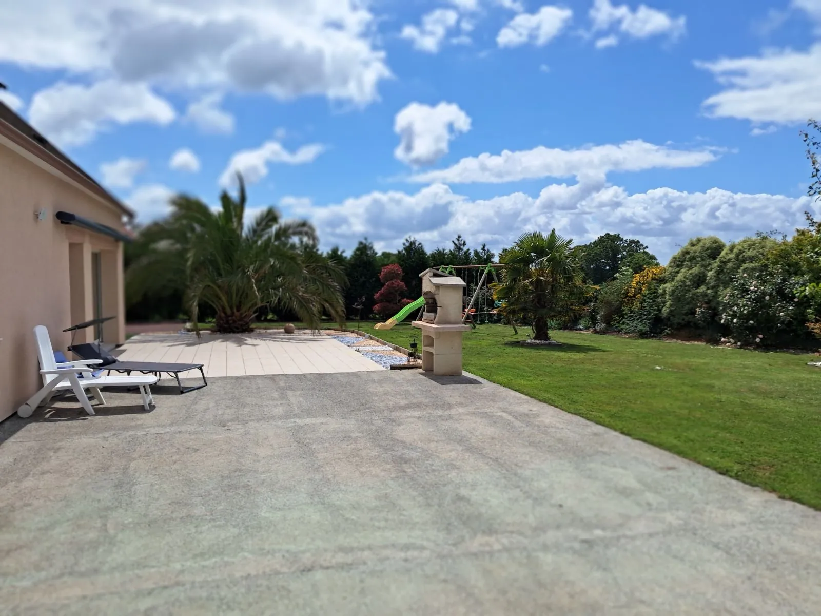 Villa familiale de 150 m² à Airel, terrasse sud-ouest, terrain 1400 m², piscine possible 