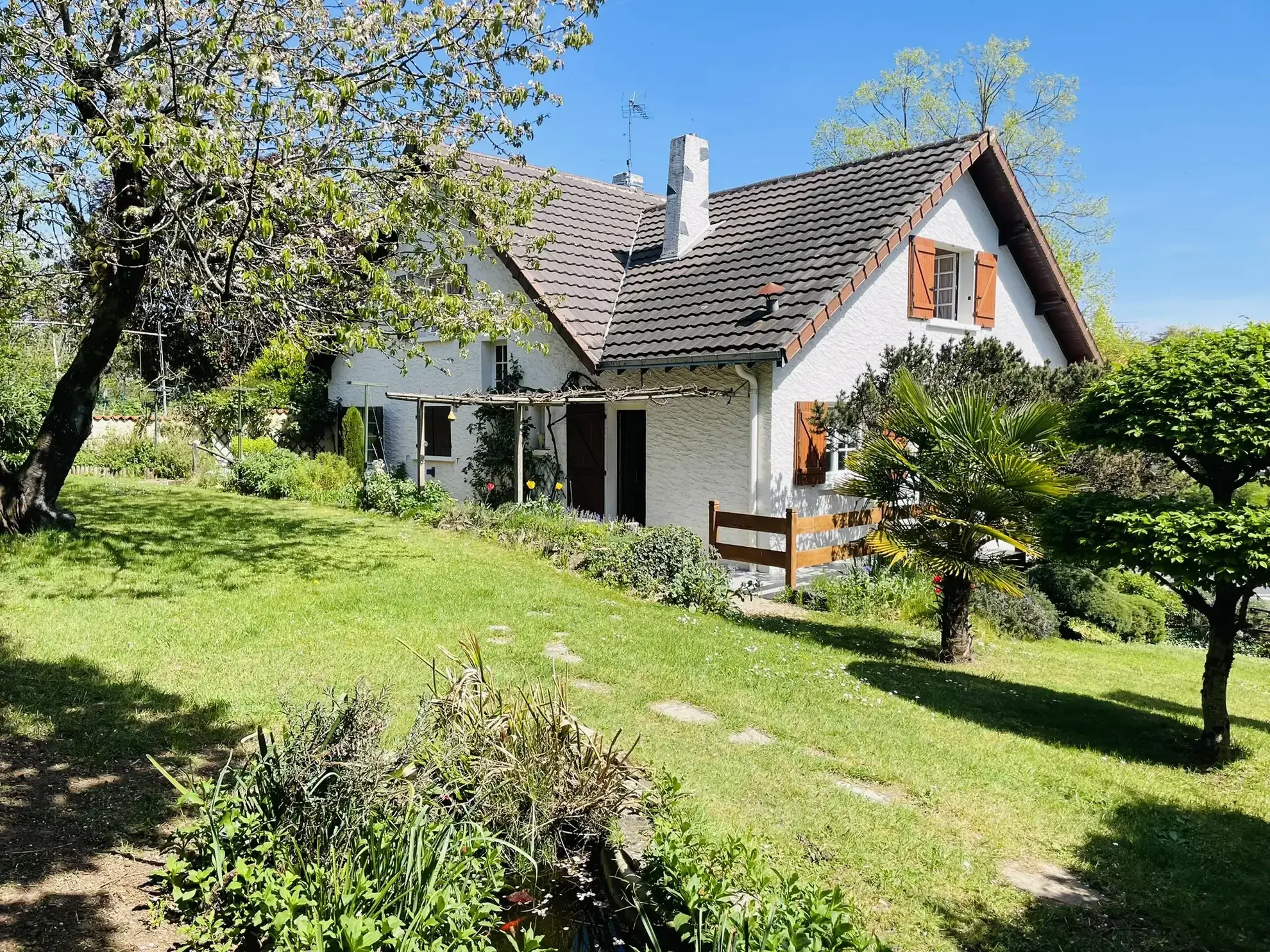 A Vendre Maison Familiale de 160 m² à Poitiers, Proche Parc de Blossac et Gare