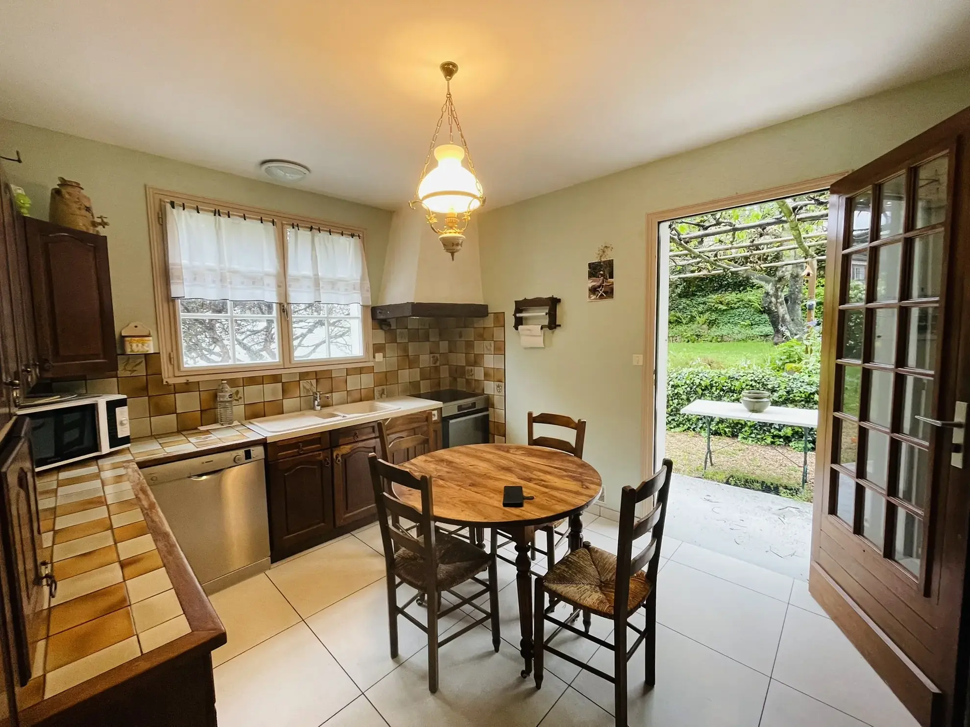 A Vendre Maison Familiale de 160 m² à Poitiers, Proche Parc de Blossac et Gare 