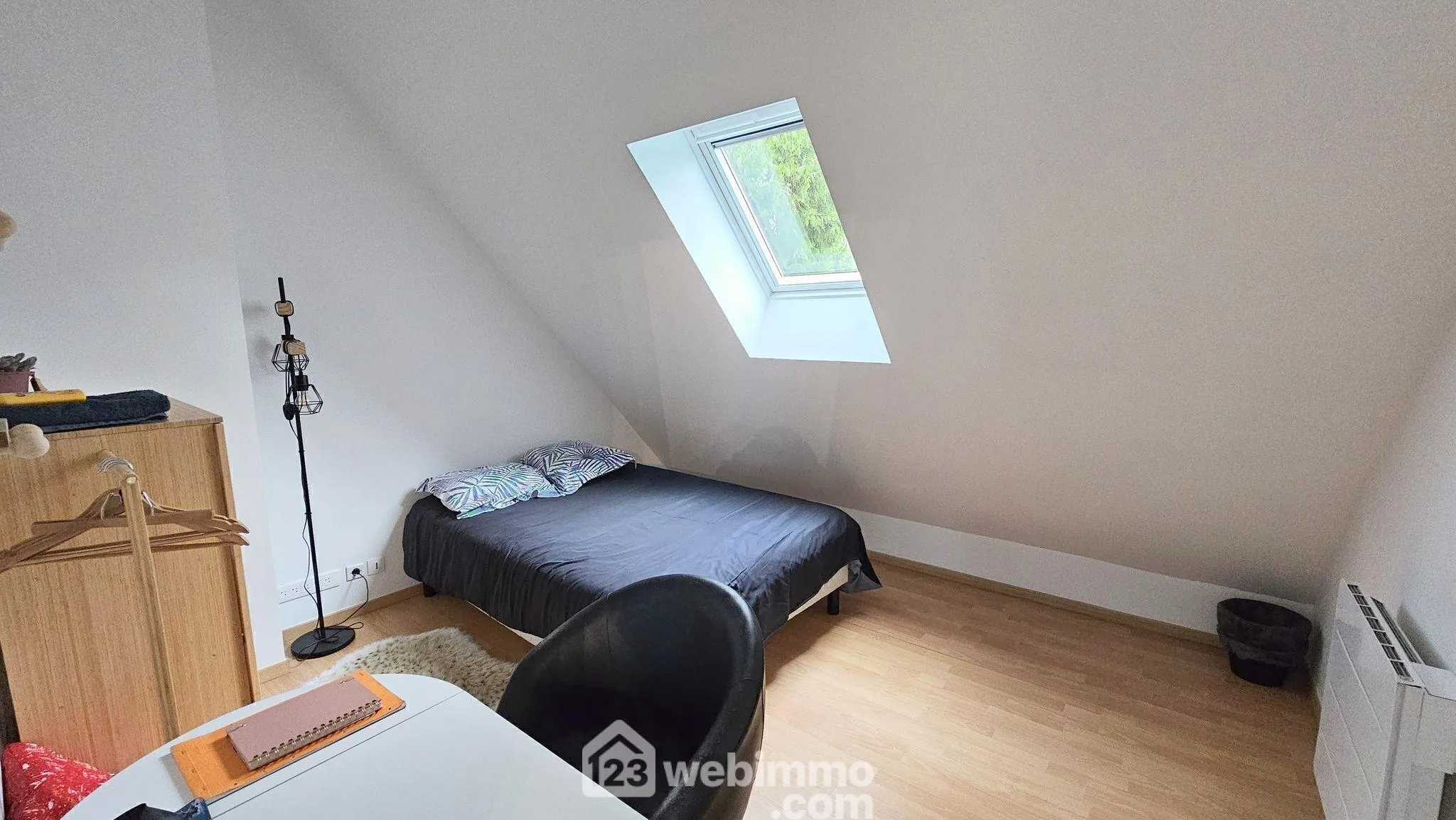 Appartement rénové de 62 m² à Fontainebleau avec parking et cave 