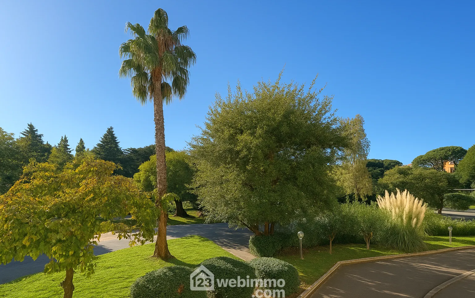 Appartement de 42 m² à Sainte-Maxime avec terrasse, piscine et parking sécurisé 