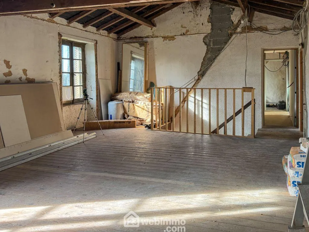 Maison en pierre à Sèvremont 185 m² à rénover pour investisseurs ou rénovateurs 