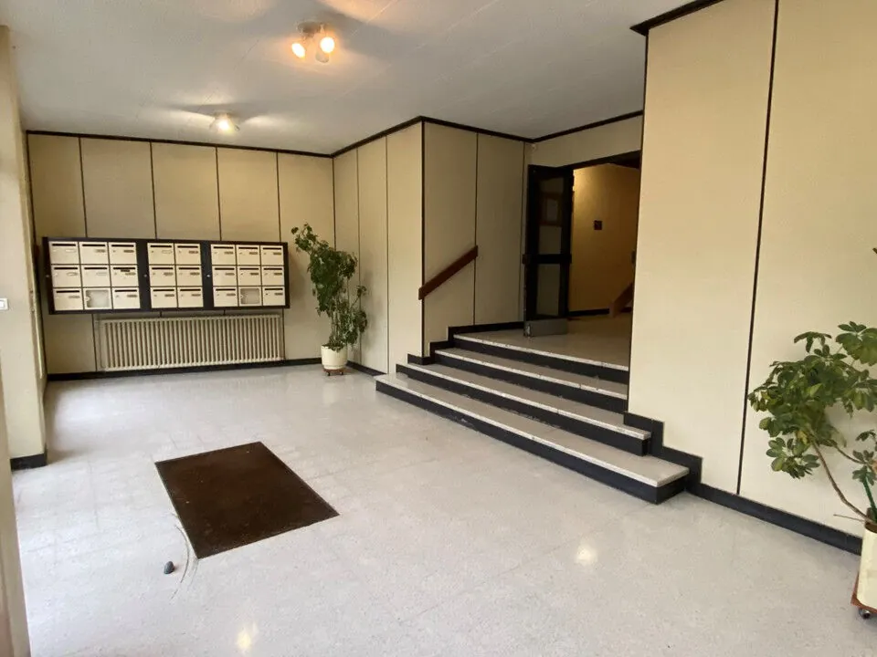 Appartement F4 à Saint-Étienne avec cave et garage proche du tram de Bellevue 