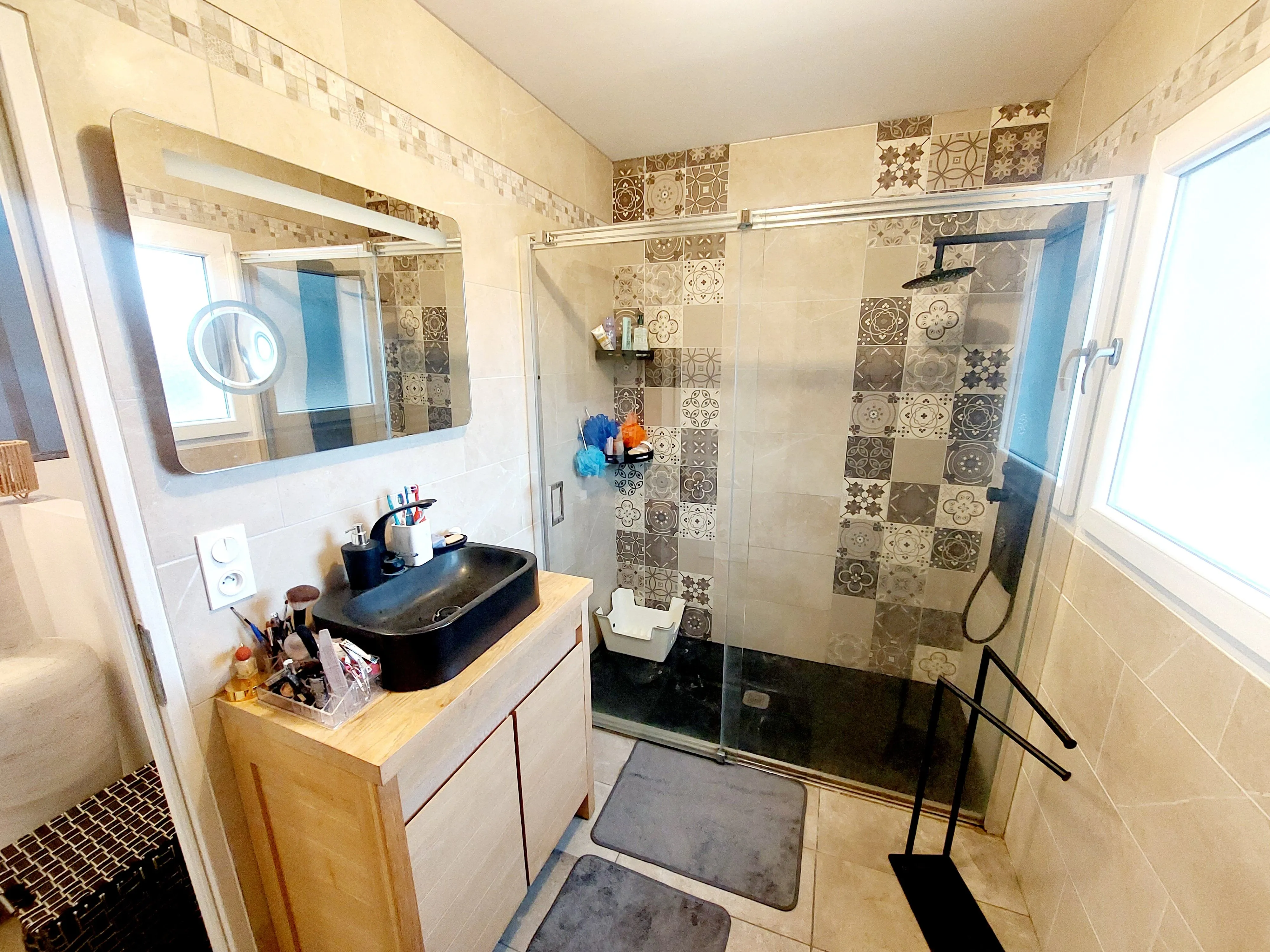 Maison récente avec 3 chambres et garage à Montrond-les-Bains 