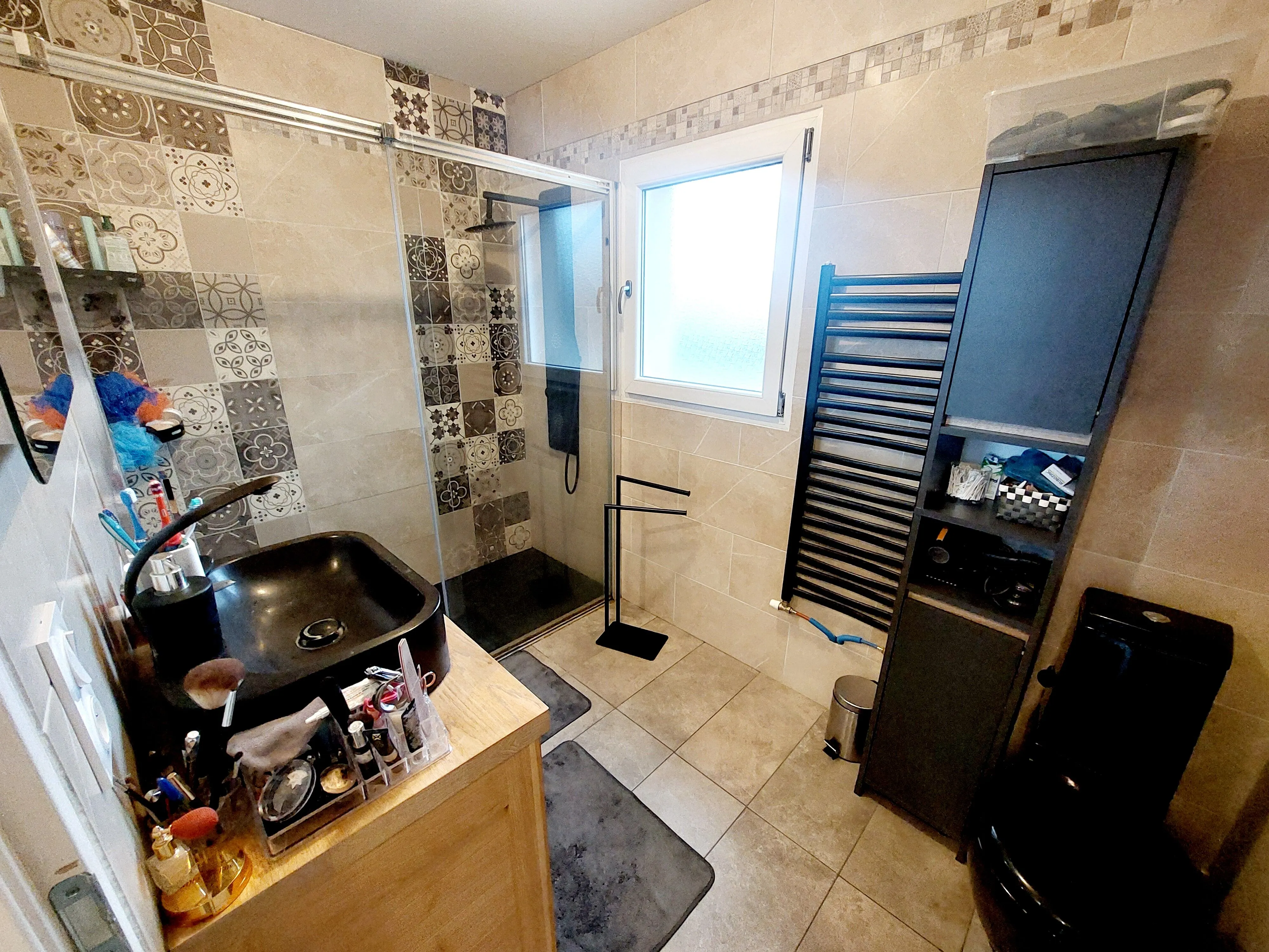 Maison récente avec 3 chambres et garage à Montrond-les-Bains 