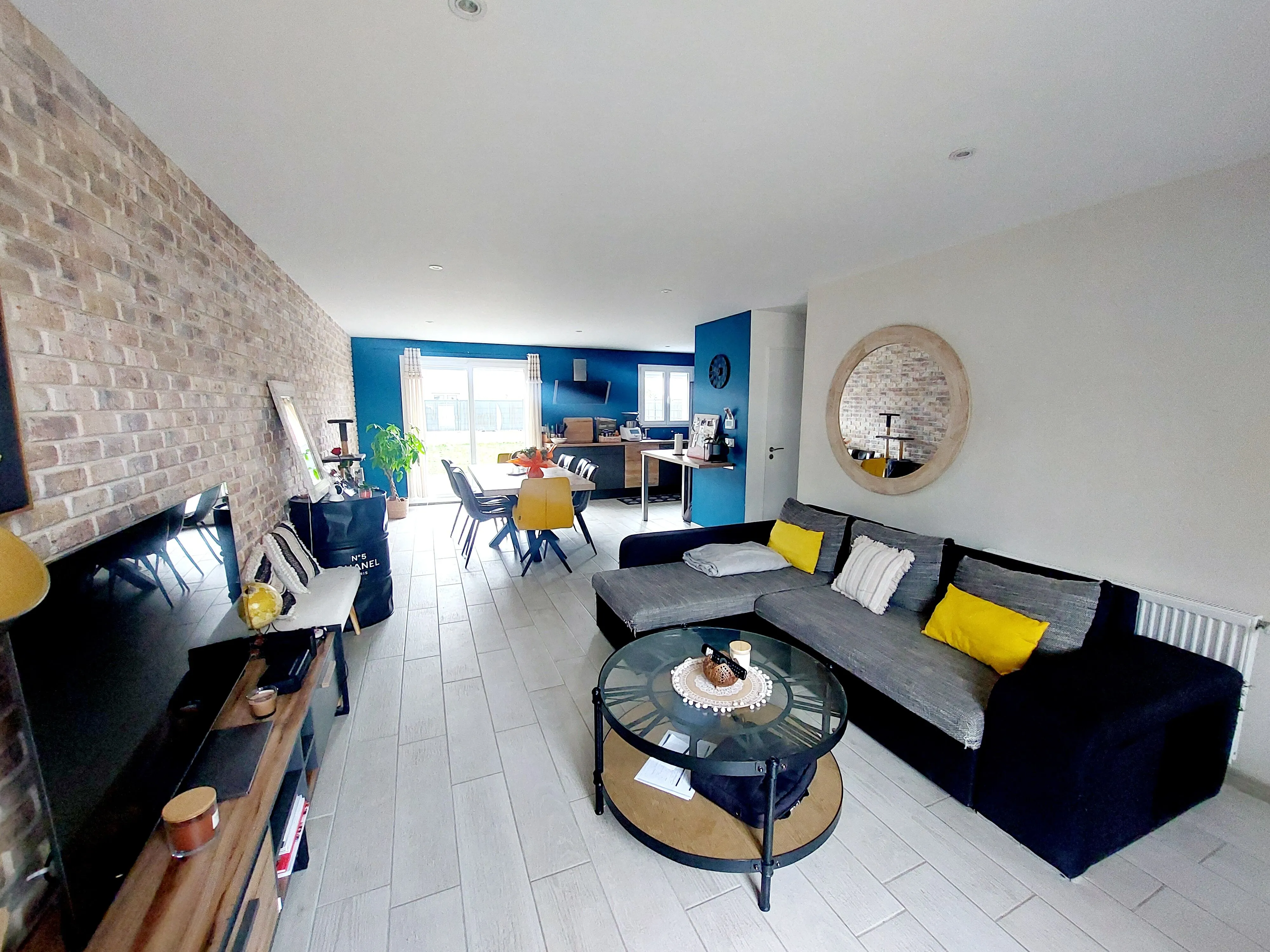 Maison récente avec 3 chambres et garage à Montrond-les-Bains 