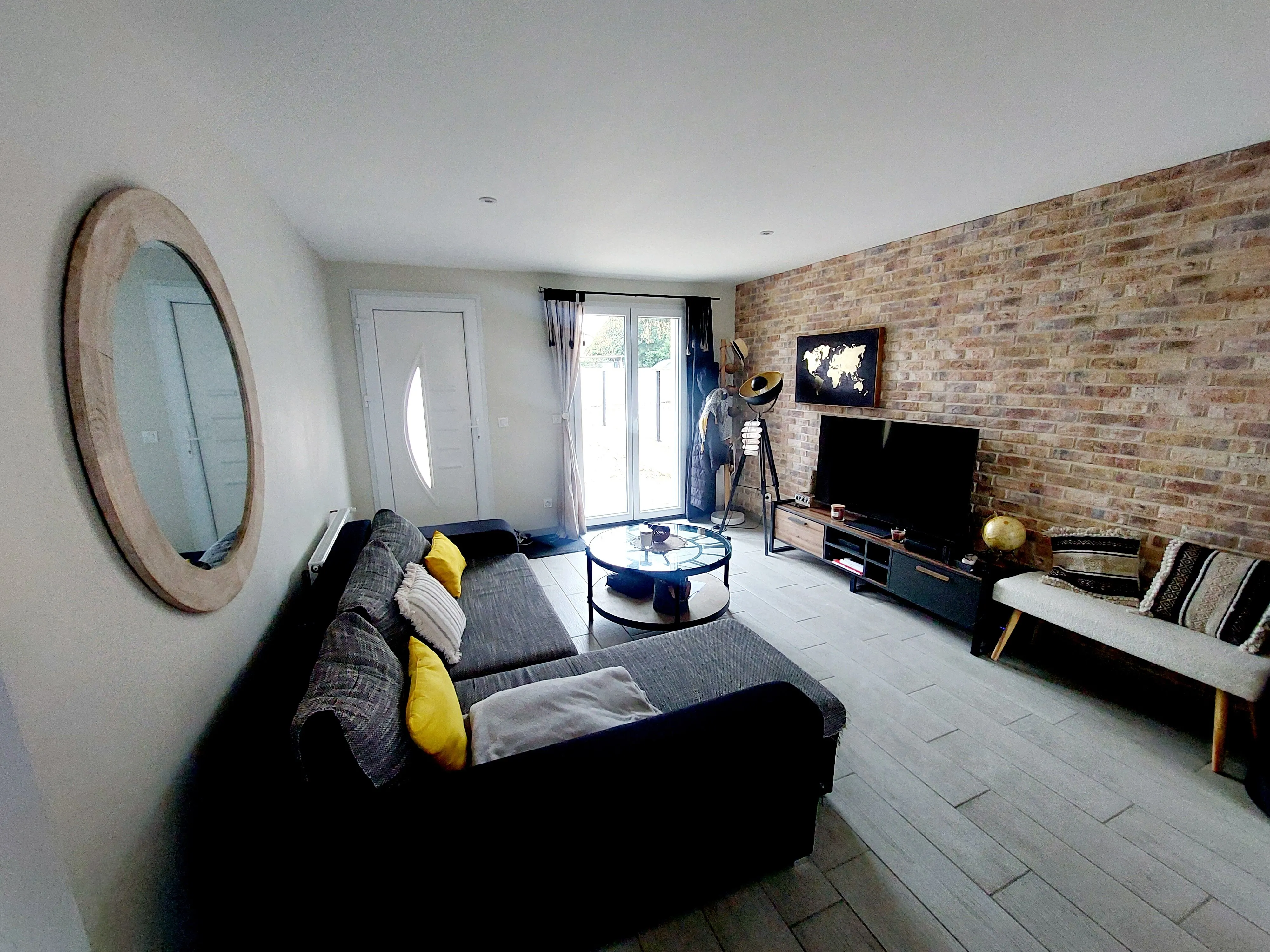 Maison récente avec 3 chambres et garage à Montrond-les-Bains 