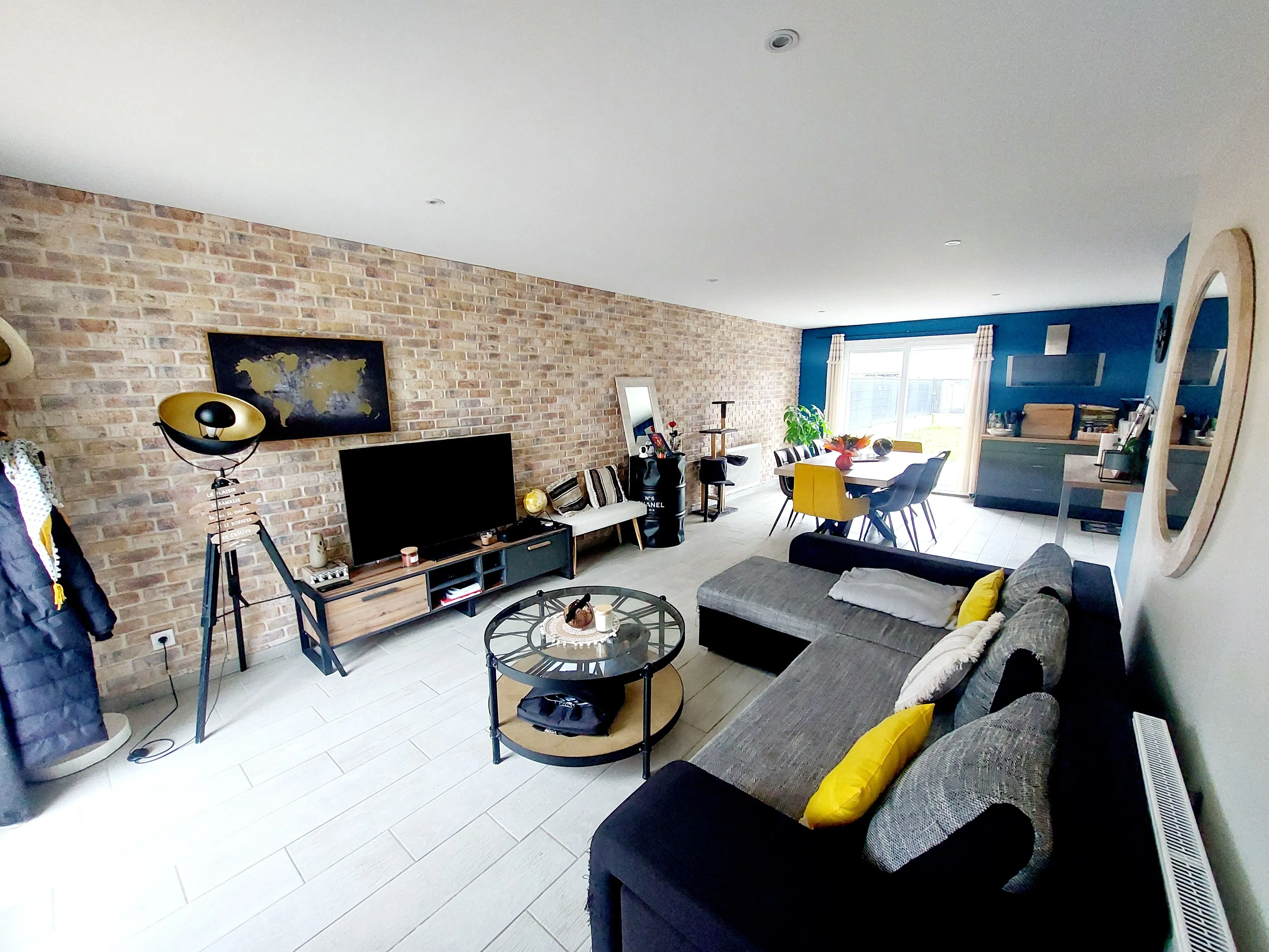 Maison récente avec 3 chambres et garage à Montrond-les-Bains 