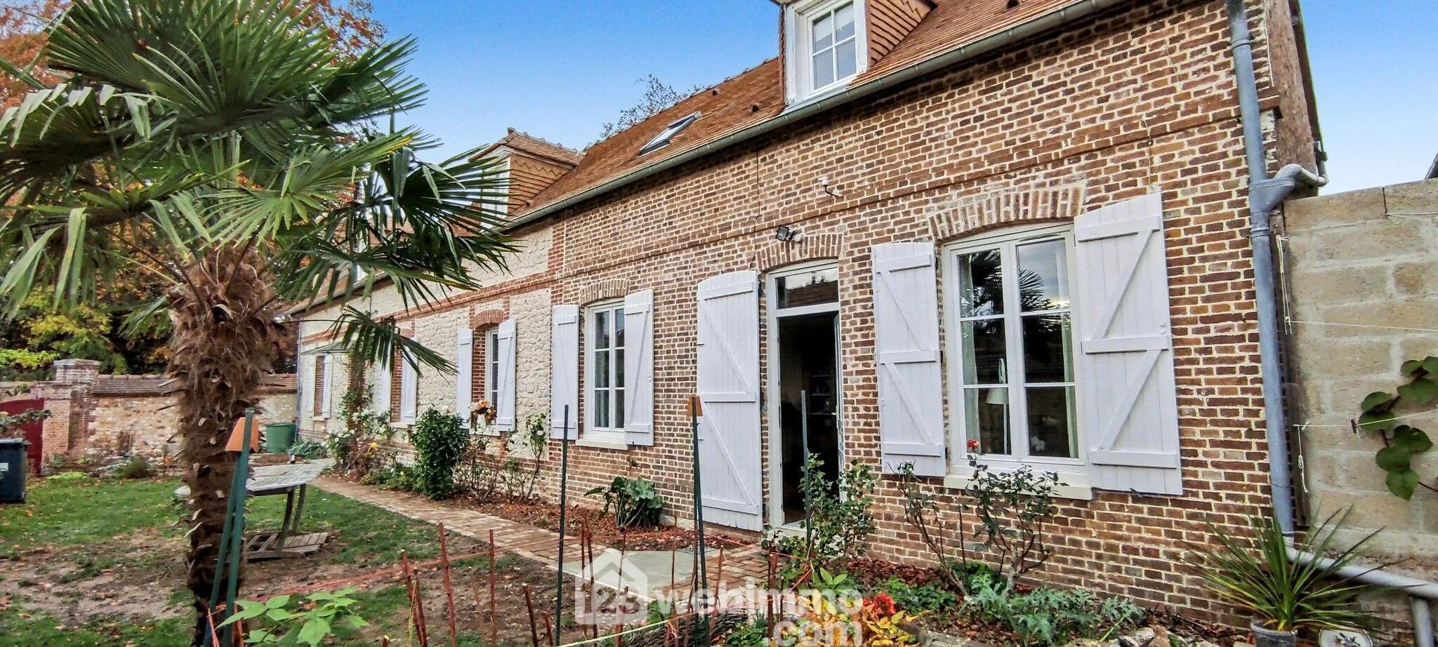 Maison ancienne de 140 m² à Louviers, jardin et garage, coup de cœur assuré 
