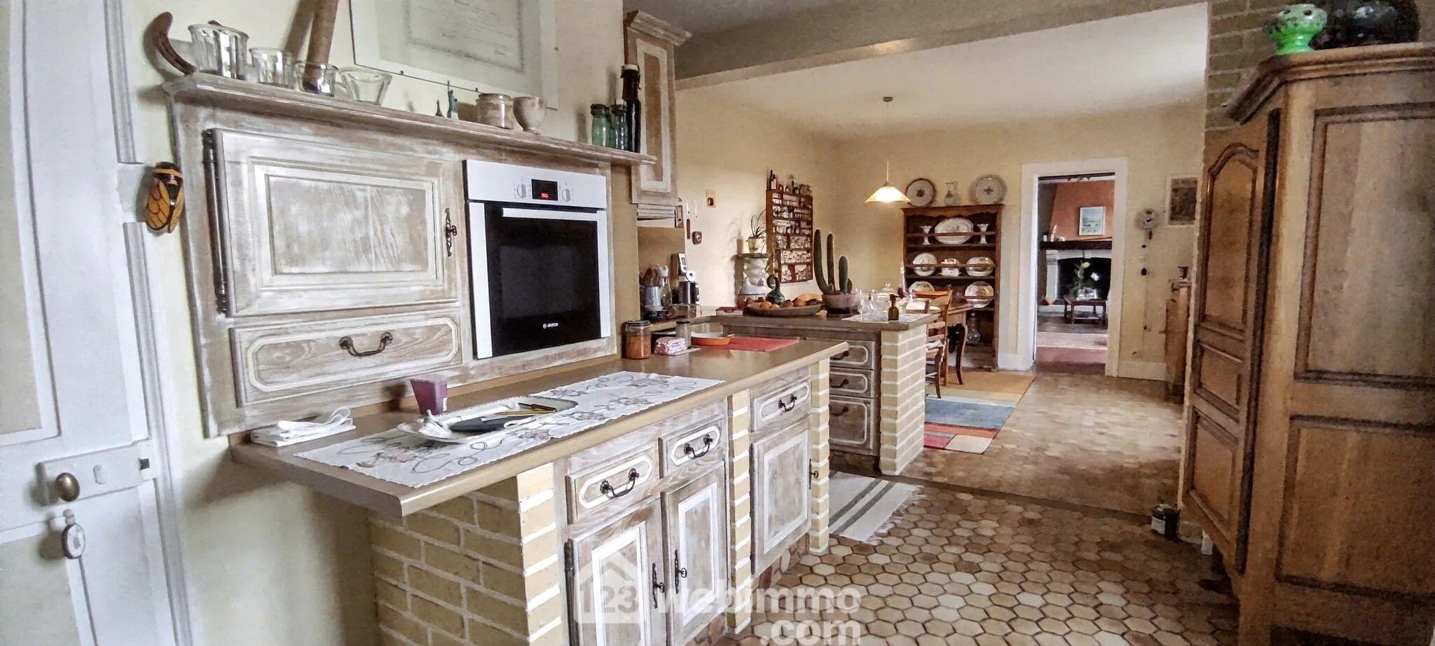 Maison ancienne de 140 m² à Louviers, jardin et garage, coup de cœur assuré 