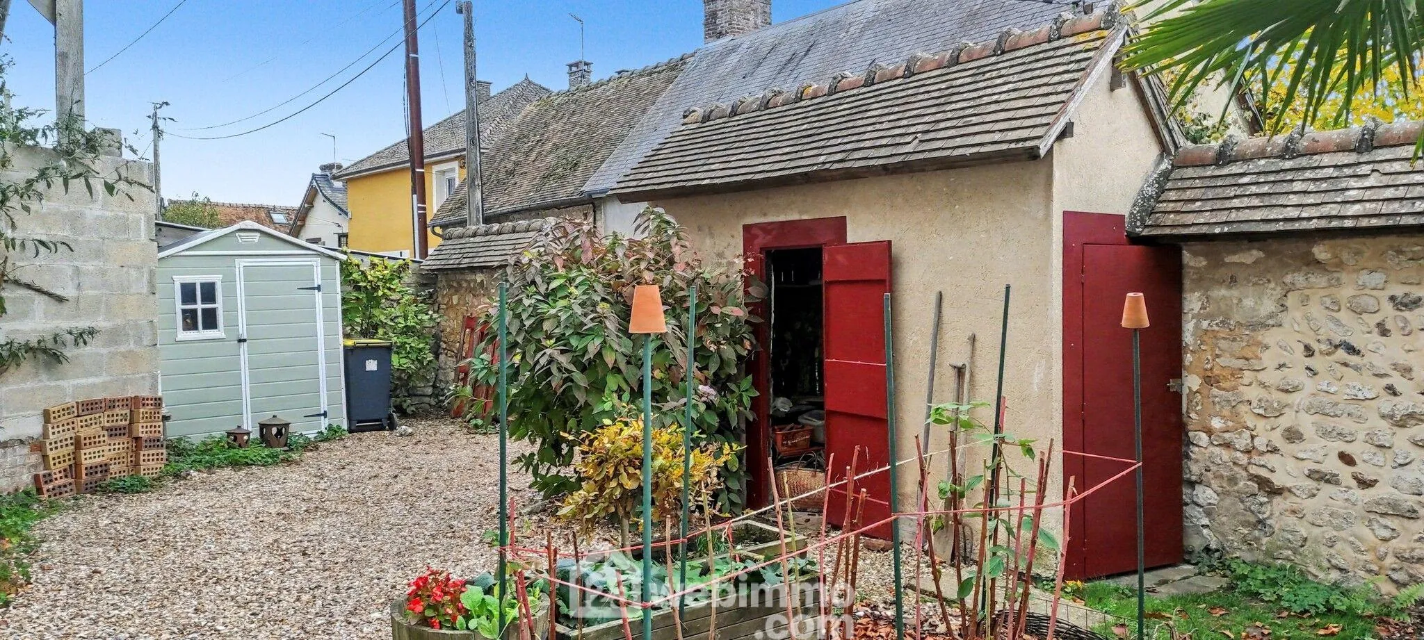 Maison ancienne de 140 m² à Louviers, jardin et garage, coup de cœur assuré 