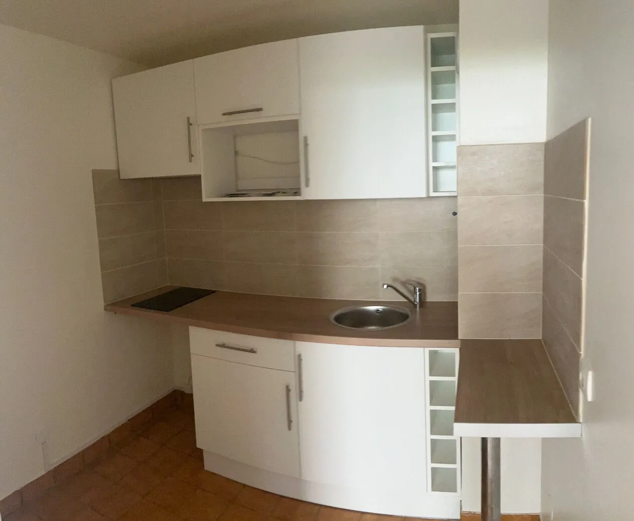 Studio avec jardin au Le Bourget proche RER – Appartement rénové 