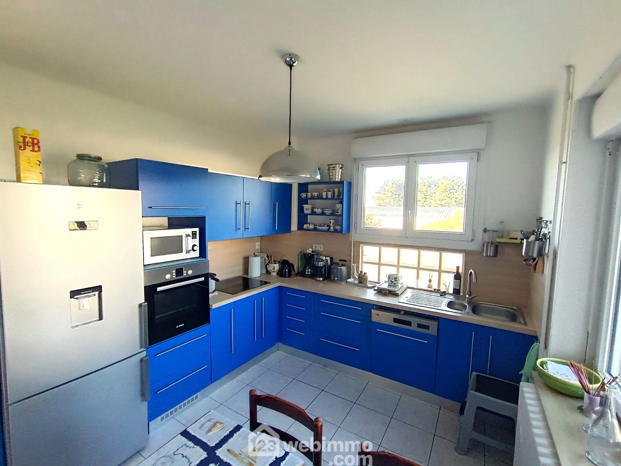 Charmante maison rénovée de 100 m² avec grand terrain à Pleumeur-Gautier 