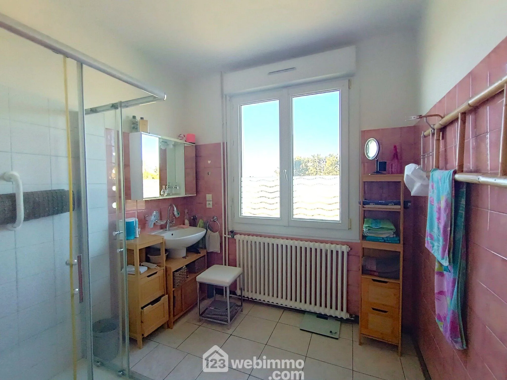 Charmante maison rénovée de 100 m² avec grand terrain à Pleumeur-Gautier 