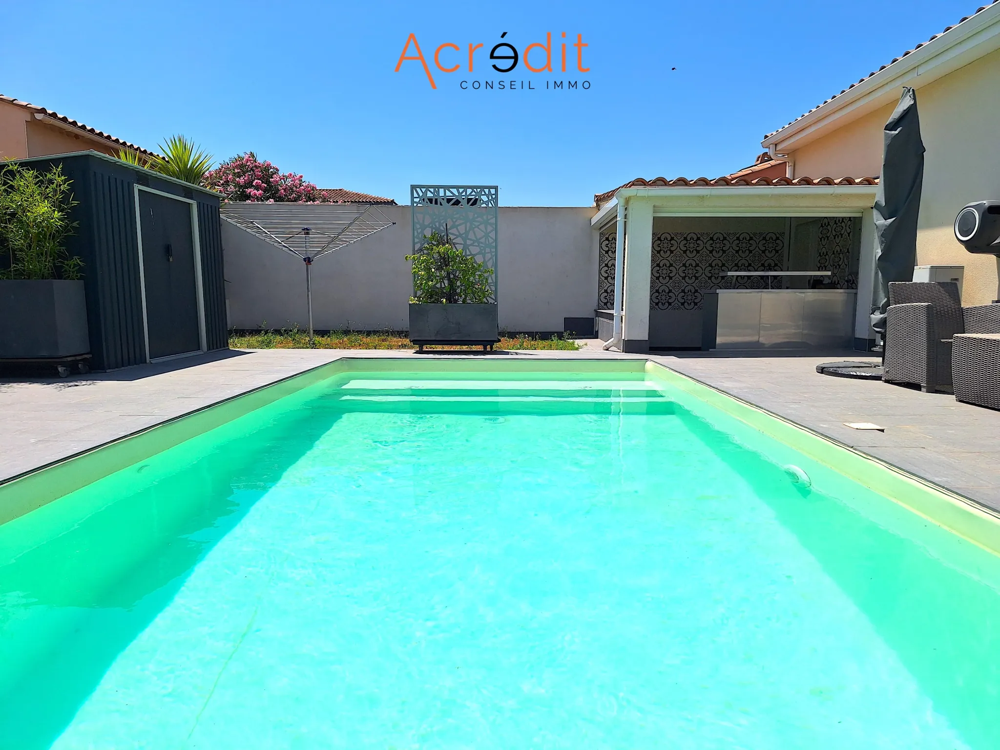 Villa avec piscine et garage à Lespignan – Lumineuse et rénovée en 2014