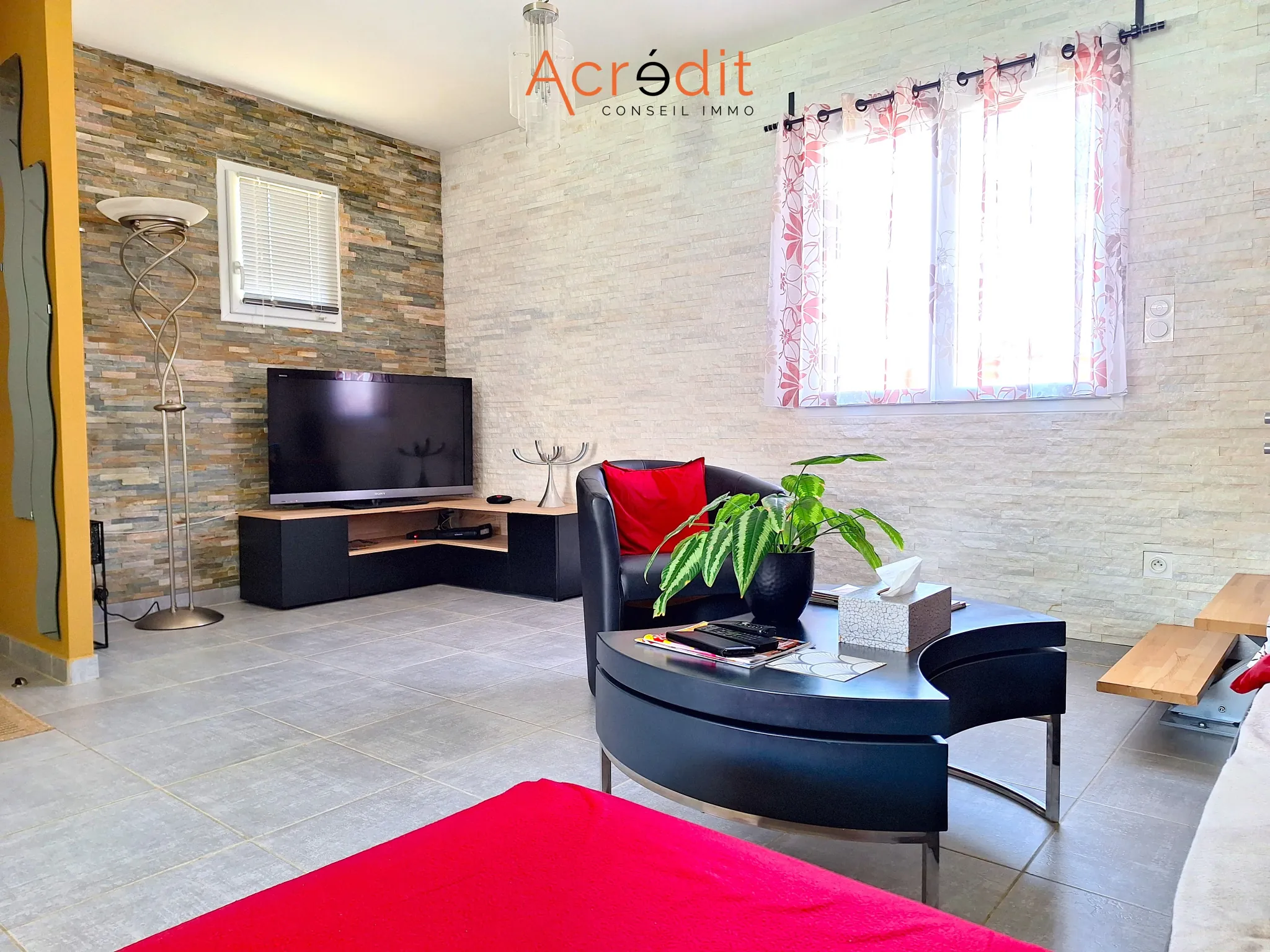 Villa avec piscine et garage à Lespignan – Lumineuse et rénovée en 2014 