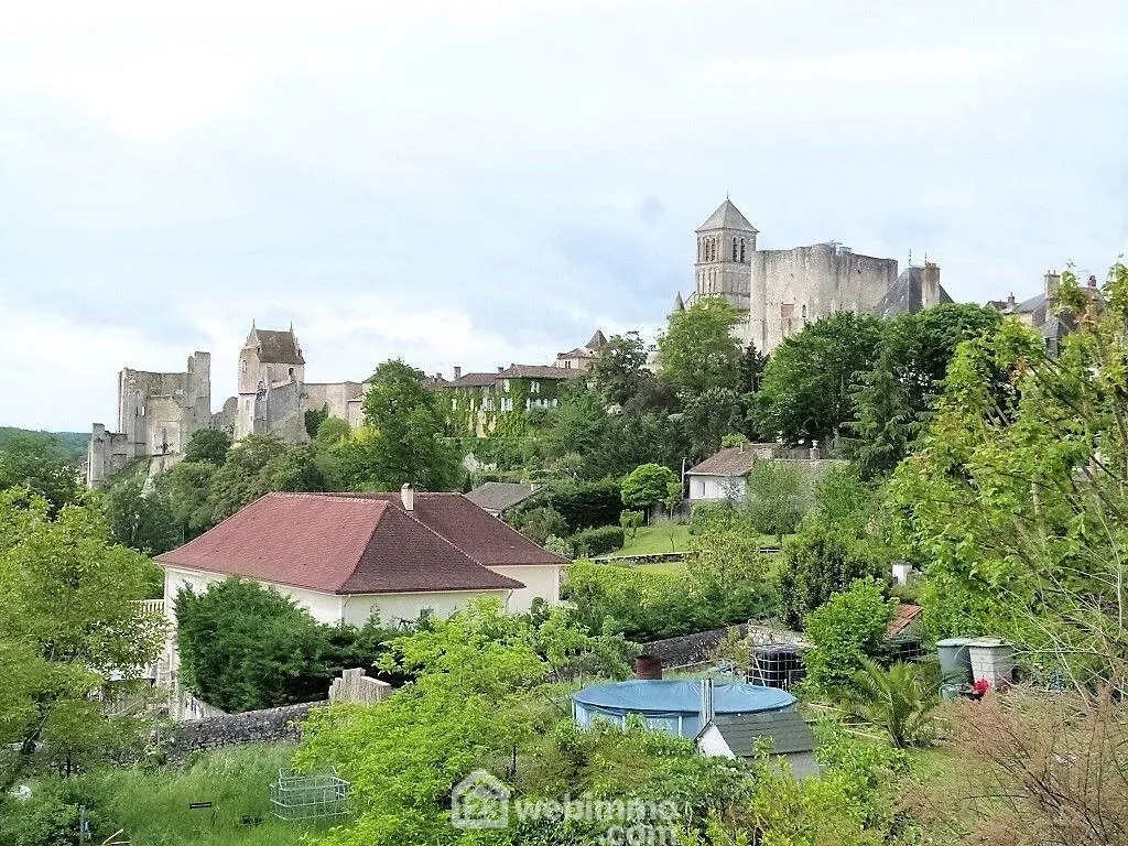Maison à vendre de 100 m² avec terrain à Chauvigny - Centre-ville proximité 