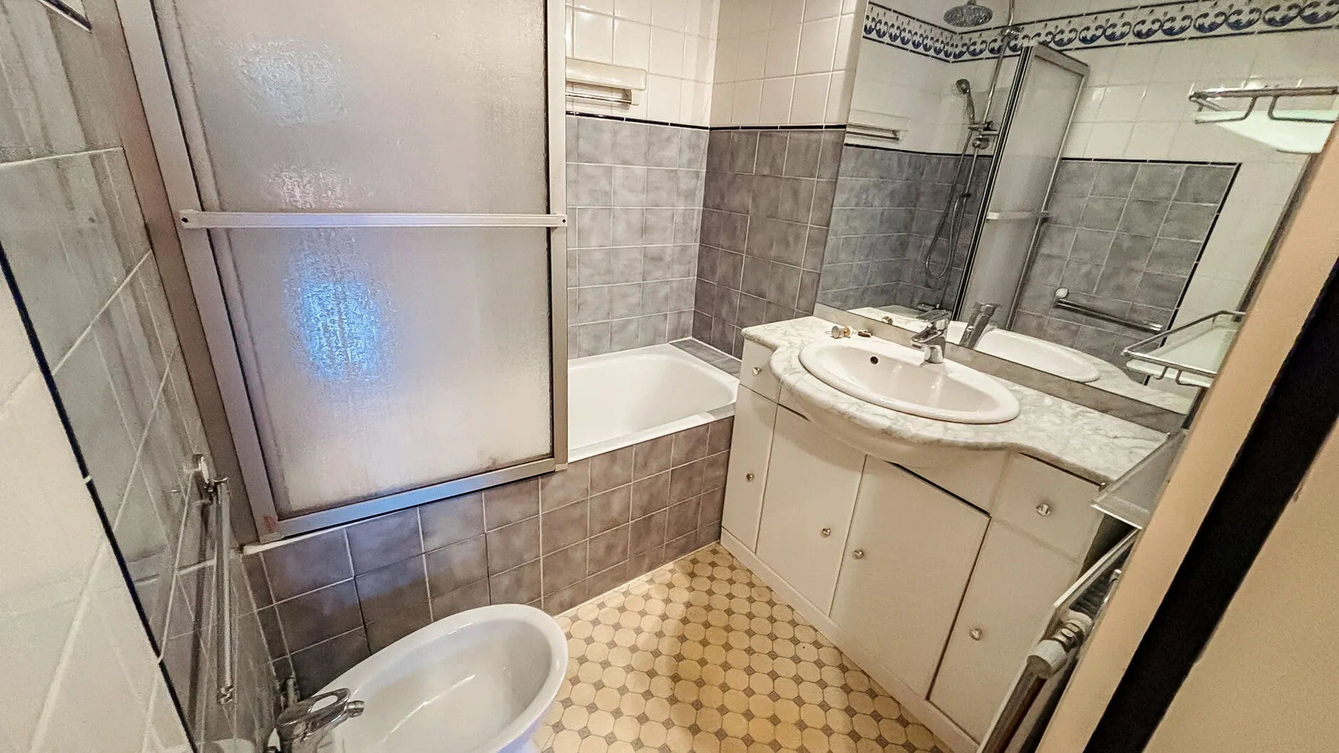 Appartement T2 à Bayonne avec vue forêt et garage en option 