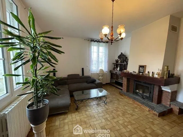 À vendre corps de ferme avec dépendances à Cuise-la-Motte, fort potentiel, 133 m² 