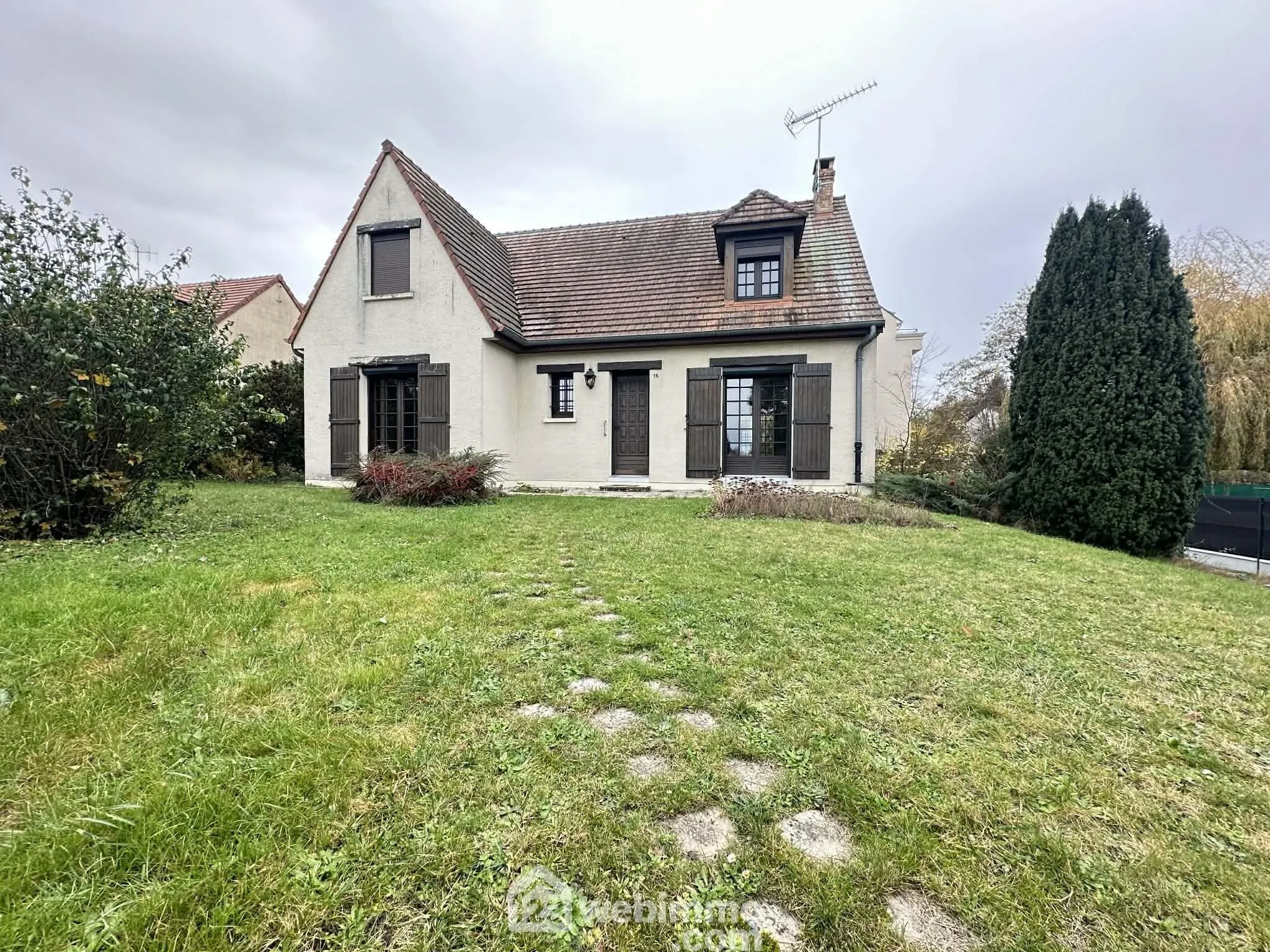 Vente maison de 106 m² avec terrasse et terrain clos à Laon 