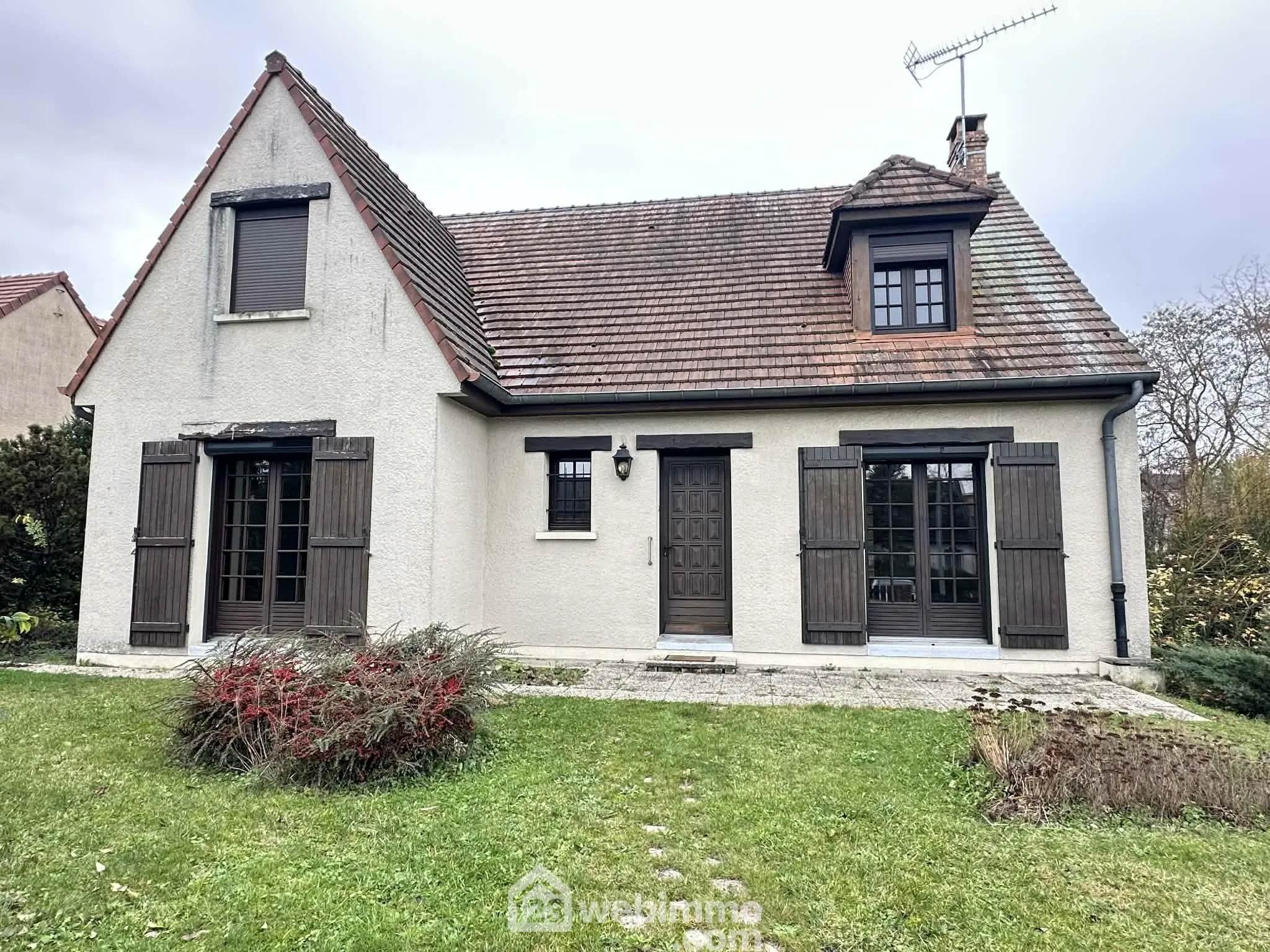 Vente maison de 106 m² avec terrasse et terrain clos à Laon 