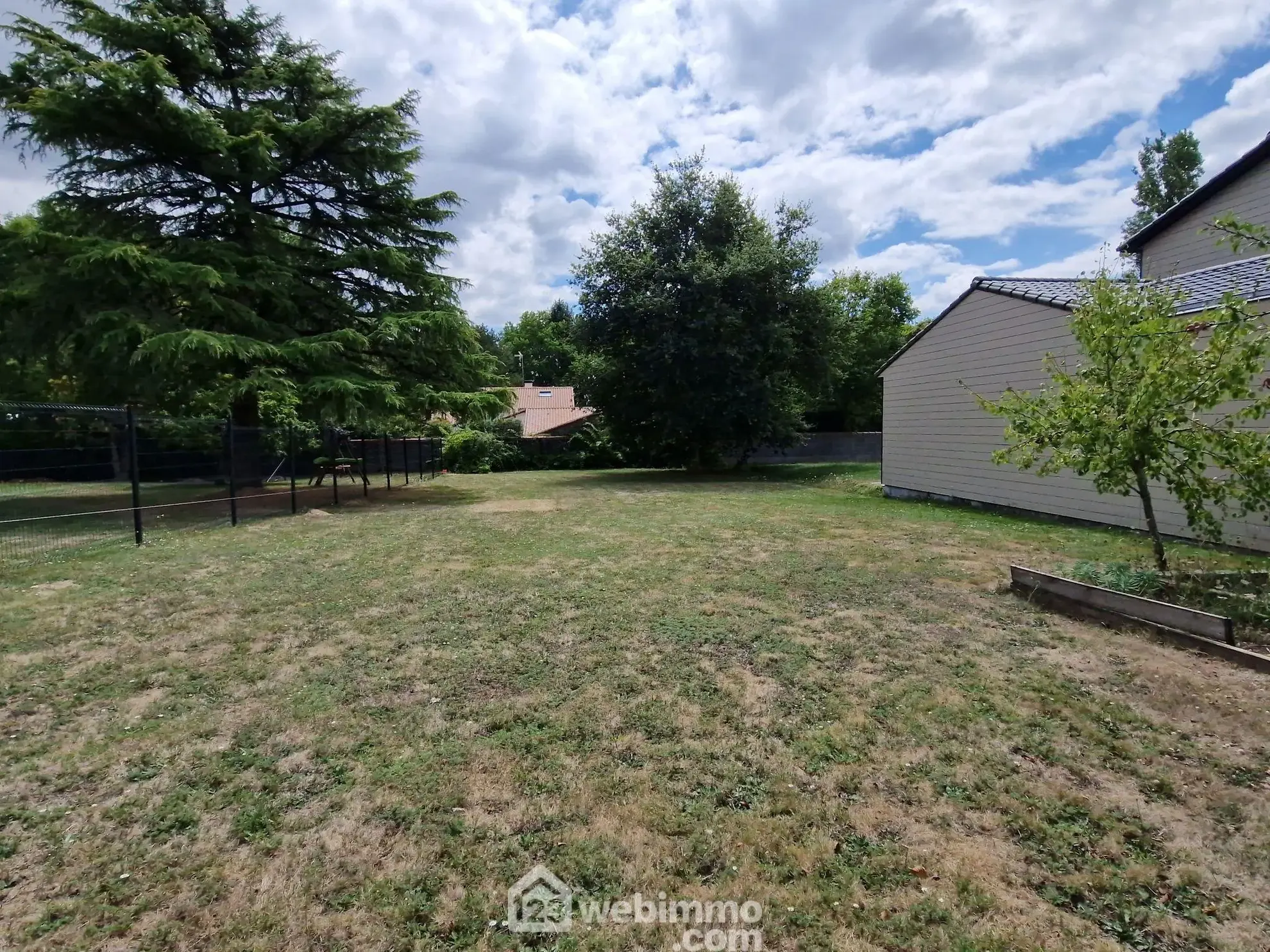 Terrain à bâtir de 674 m² à La Soulinière, proximité La Roche 