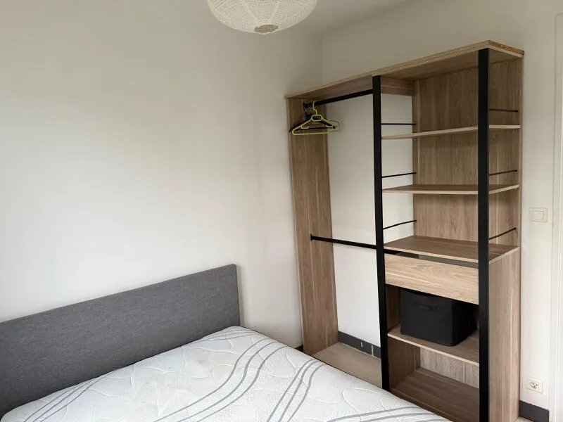 Appartement rénové de type 2 avec balcon et parking à Le Pouliguen 