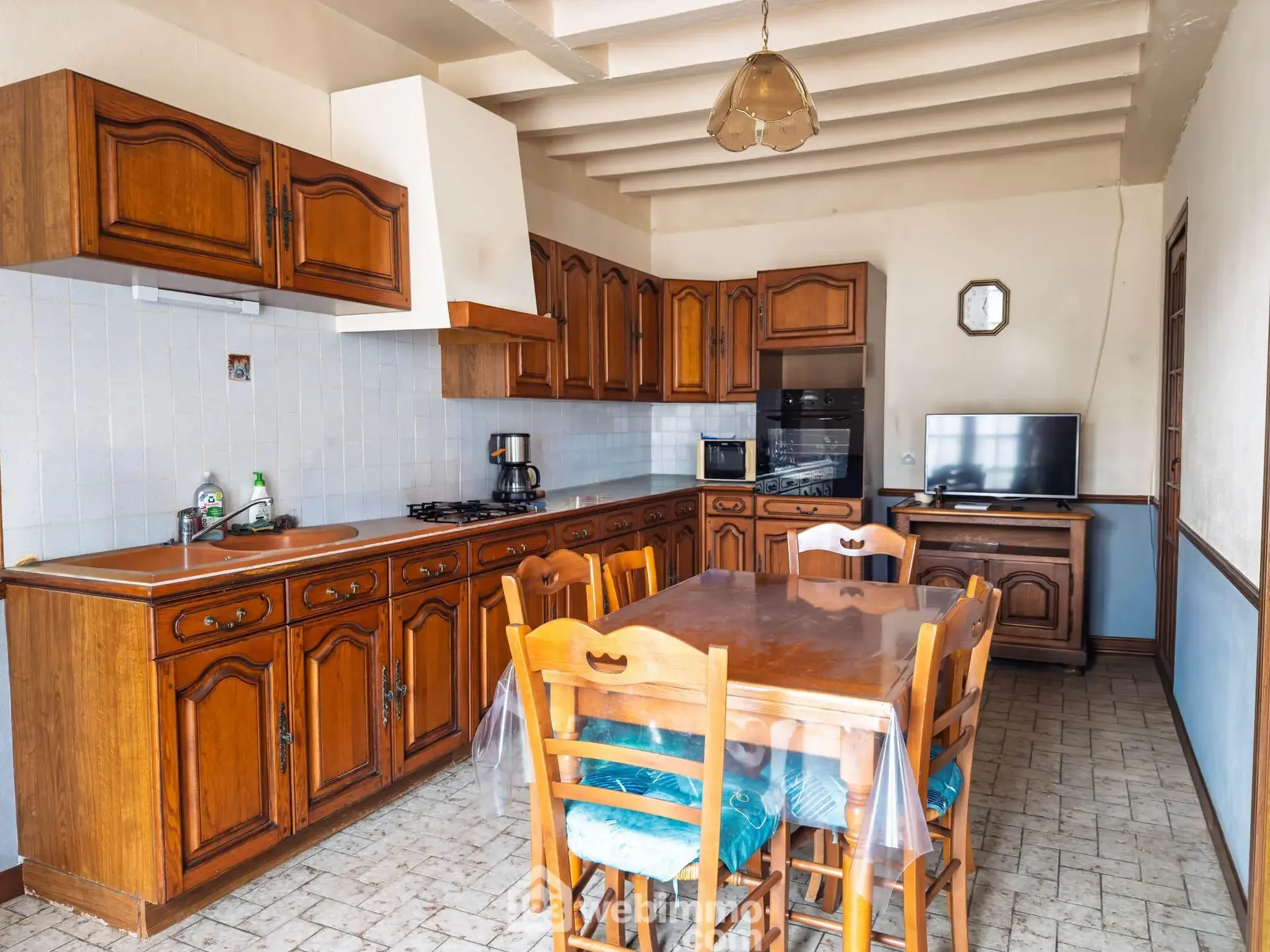 Maison ancienne à rénover avec dépendances à Mazé-Milon (69 m², 800 m² terrain) 