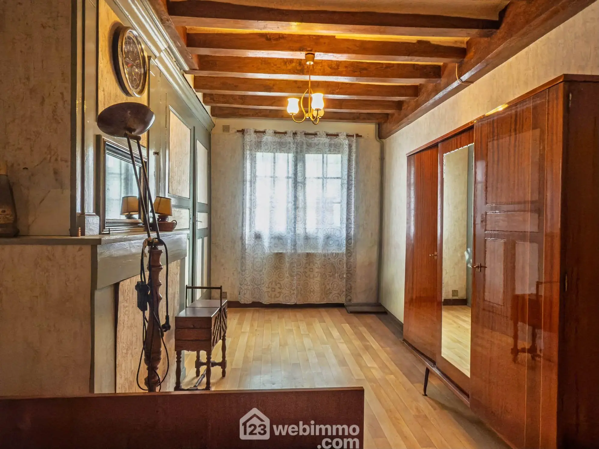 Maison ancienne à rénover avec dépendances à Mazé-Milon (69 m², 800 m² terrain) 