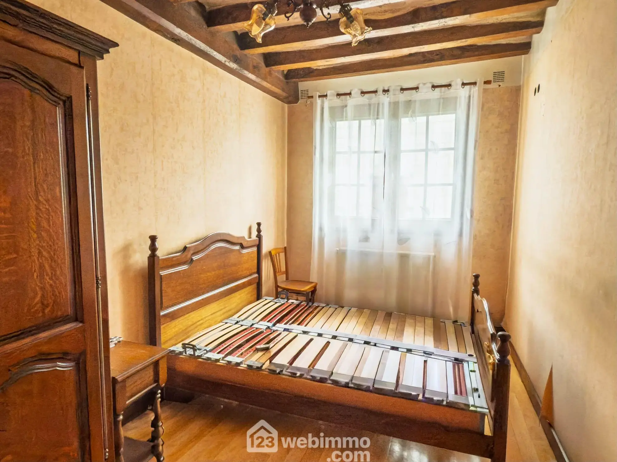 Maison ancienne à rénover avec dépendances à Mazé-Milon (69 m², 800 m² terrain) 