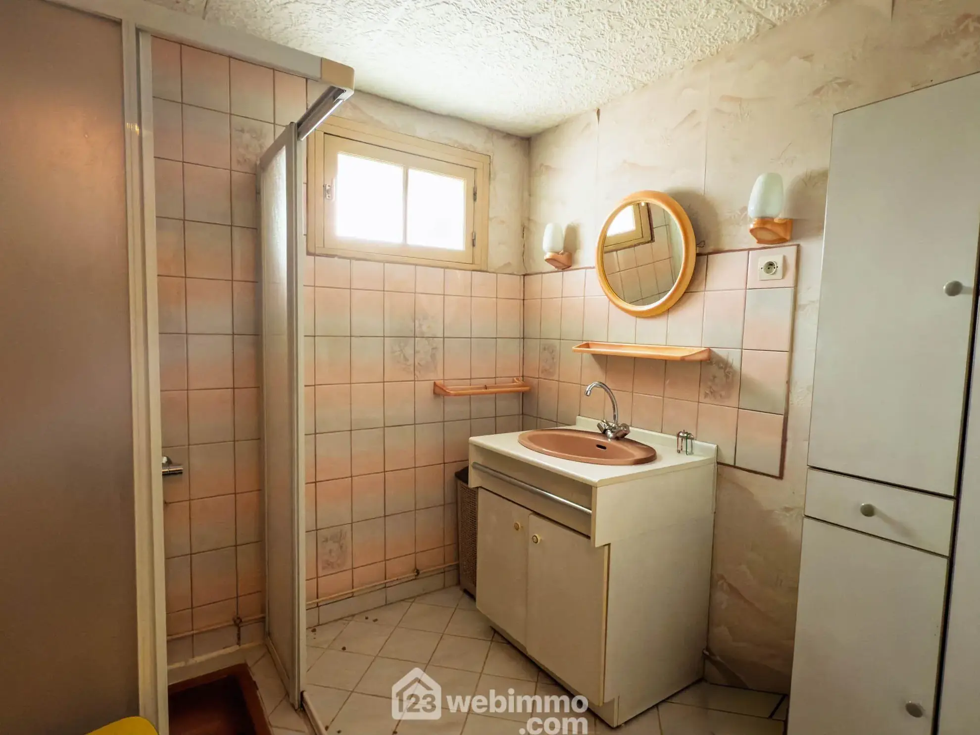 Maison ancienne à rénover avec dépendances à Mazé-Milon (69 m², 800 m² terrain) 