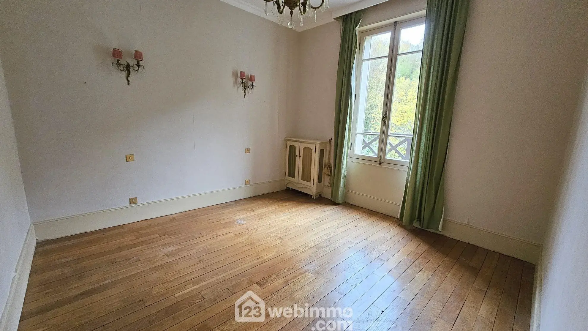 Maison ancienne de 164 m² avec dépendance et garage en lisière de forêt au Malesherbois 