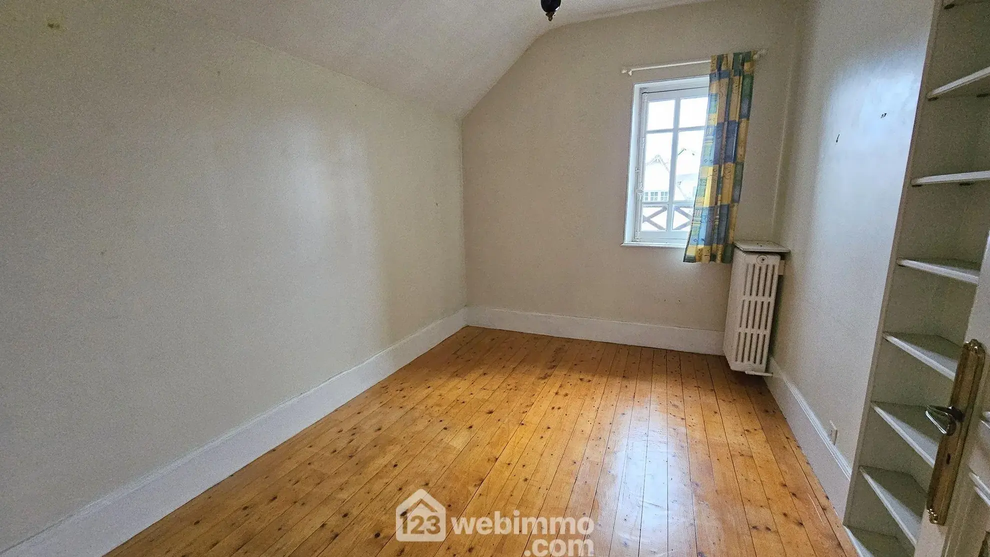 Maison ancienne de 164 m² avec dépendance et garage en lisière de forêt au Malesherbois 