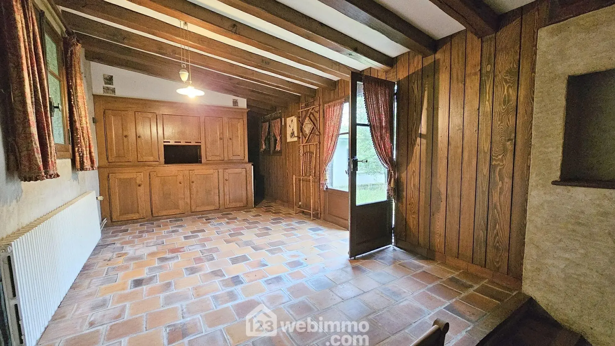 Maison ancienne de 164 m² avec dépendance et garage en lisière de forêt au Malesherbois 