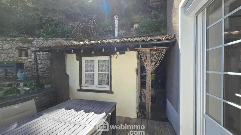 Maison à vendre de 130 m² avec vue sur le centre-ville de Chauvigny 