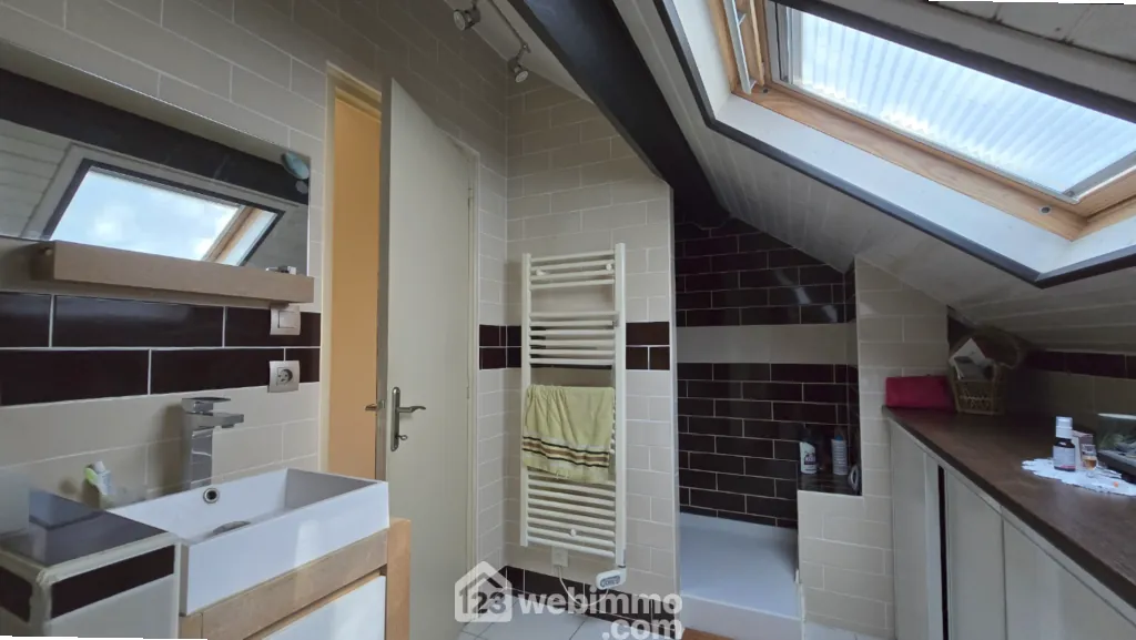 Maison à vendre de 130 m² avec vue sur le centre-ville de Chauvigny 